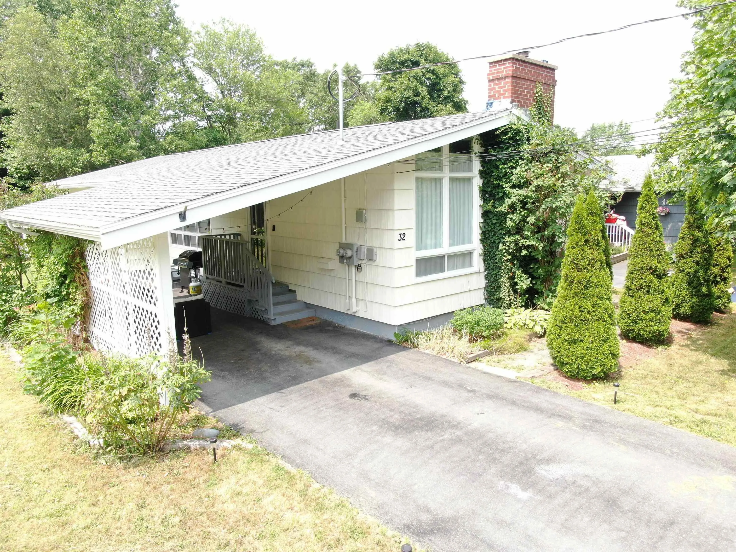 32 Murray Drive, Bridgewater, NS B4V 2M7, 3 Bedrooms Bedrooms, ,2 BathroomsBathrooms,Residential,For Sale,Murray,202517551
