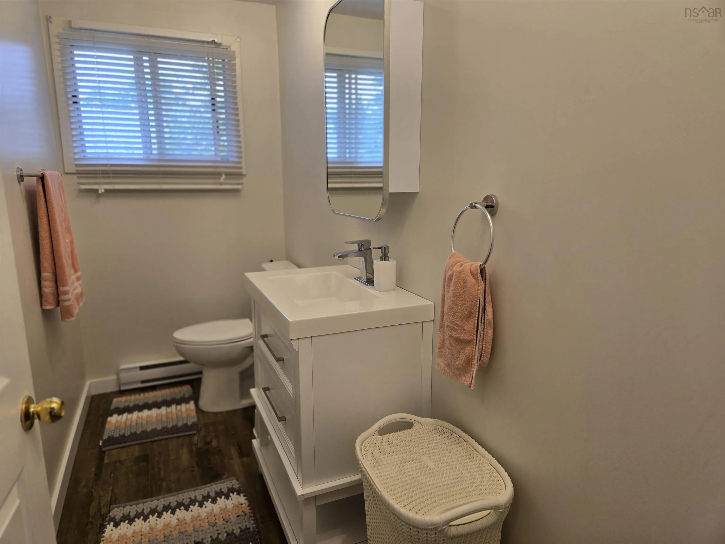 32 Murray Drive, Bridgewater, NS B4V 2M7, 3 Bedrooms Bedrooms, ,2 BathroomsBathrooms,Residential,For Sale,Murray,202517551