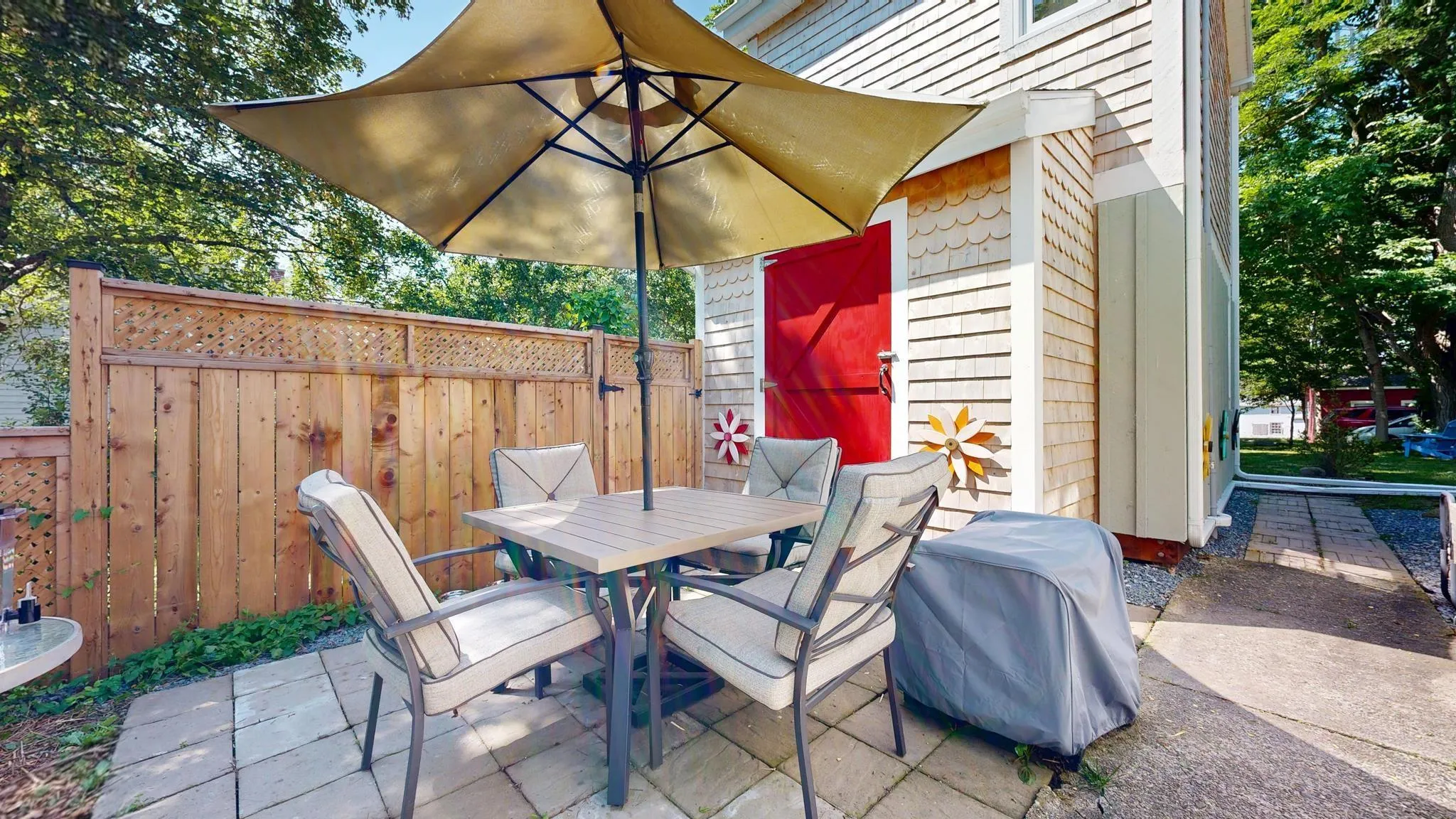 17 George Street, Shelburne, NS B0T 1W0, 3 Bedrooms Bedrooms, ,3 BathroomsBathrooms,Residential,For Sale,George,202518470