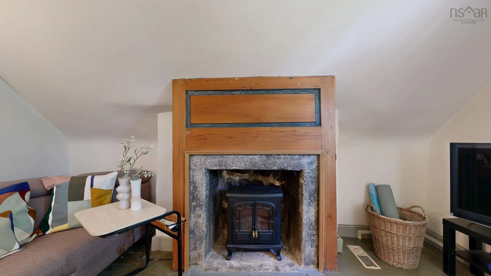 17 George Street, Shelburne, NS B0T 1W0, 3 Bedrooms Bedrooms, ,3 BathroomsBathrooms,Residential,For Sale,George,202518470
