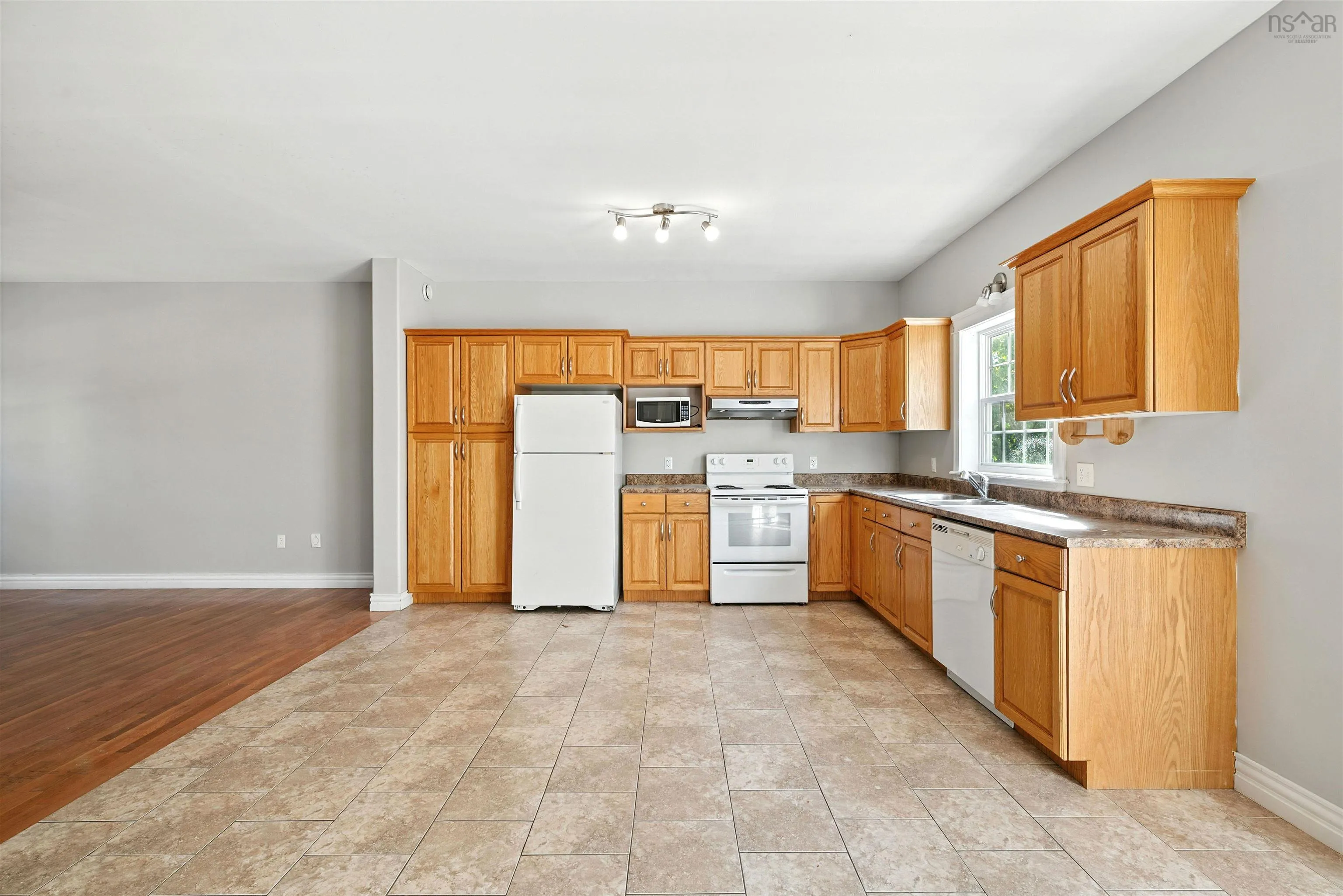 256 Highland Avenue, Windsor, NS B0N 2T0, 4 Bedrooms Bedrooms, ,4 BathroomsBathrooms,Residential,For Sale,Highland,202521107