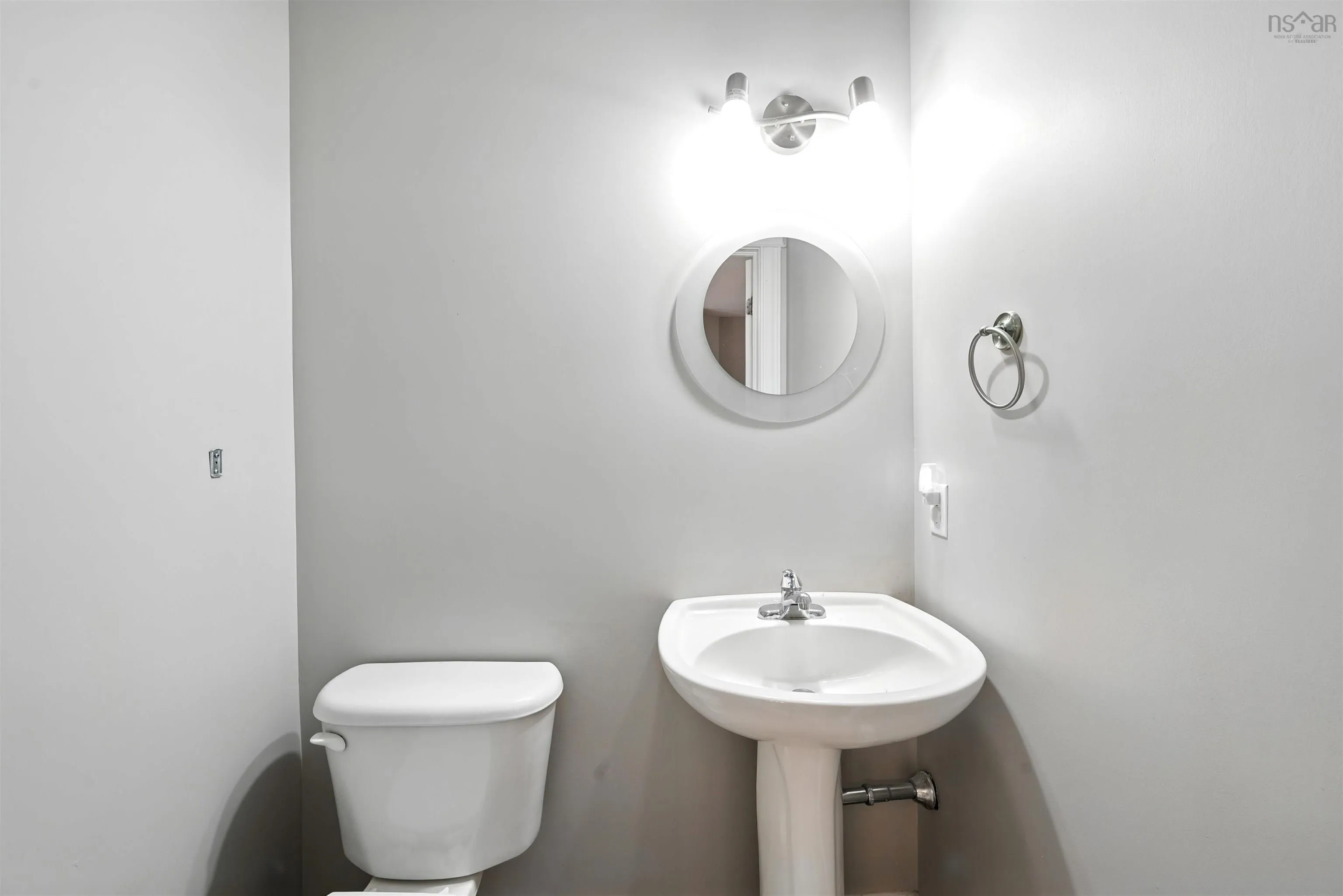 256 Highland Avenue, Windsor, NS B0N 2T0, 4 Bedrooms Bedrooms, ,4 BathroomsBathrooms,Residential,For Sale,Highland,202521107