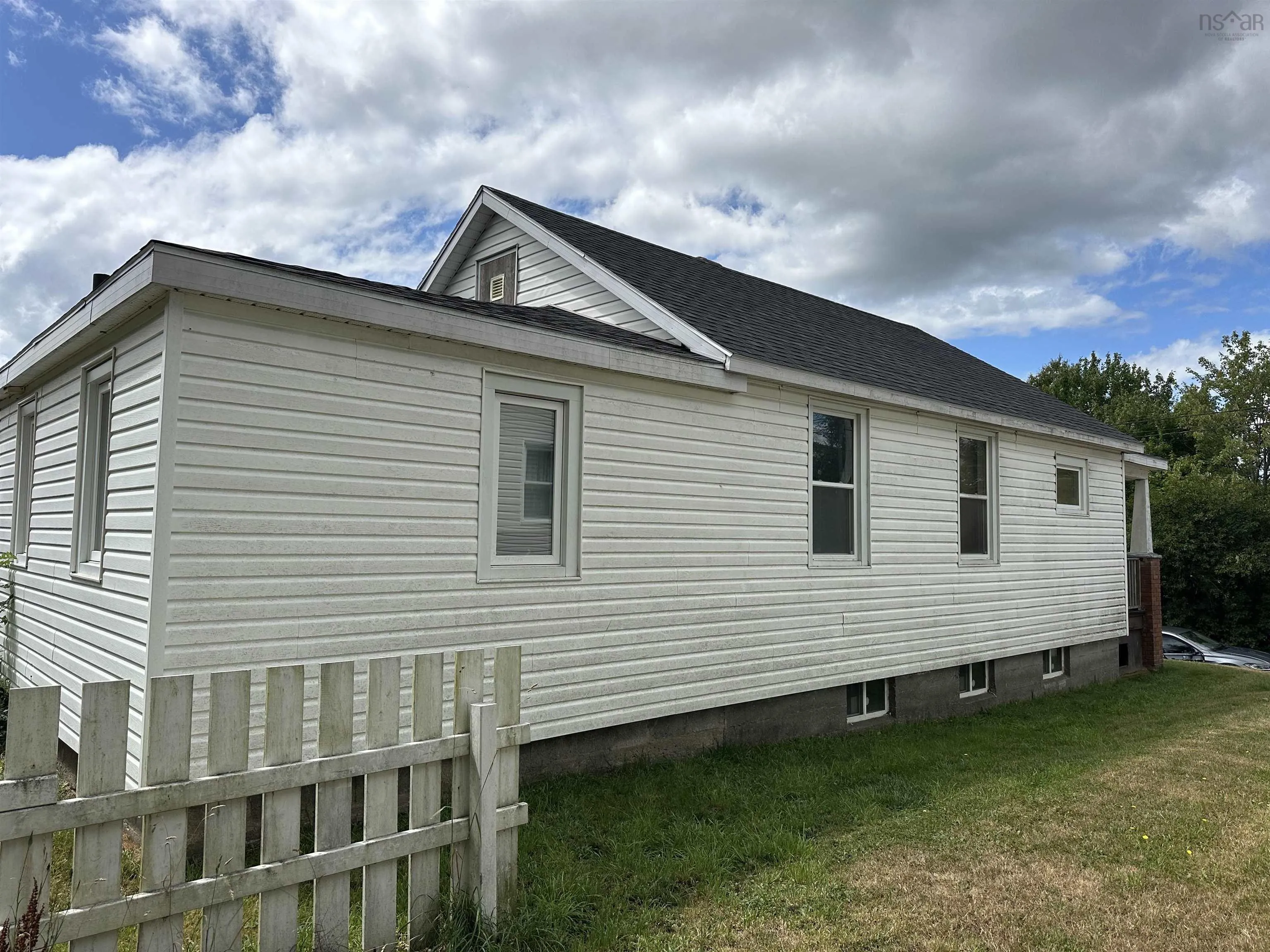 358 Royal Avenue, Sydney, NS B1P 4N5, 3 Bedrooms Bedrooms, ,1 BathroomBathrooms,Residential,For Sale,Royal,202521090