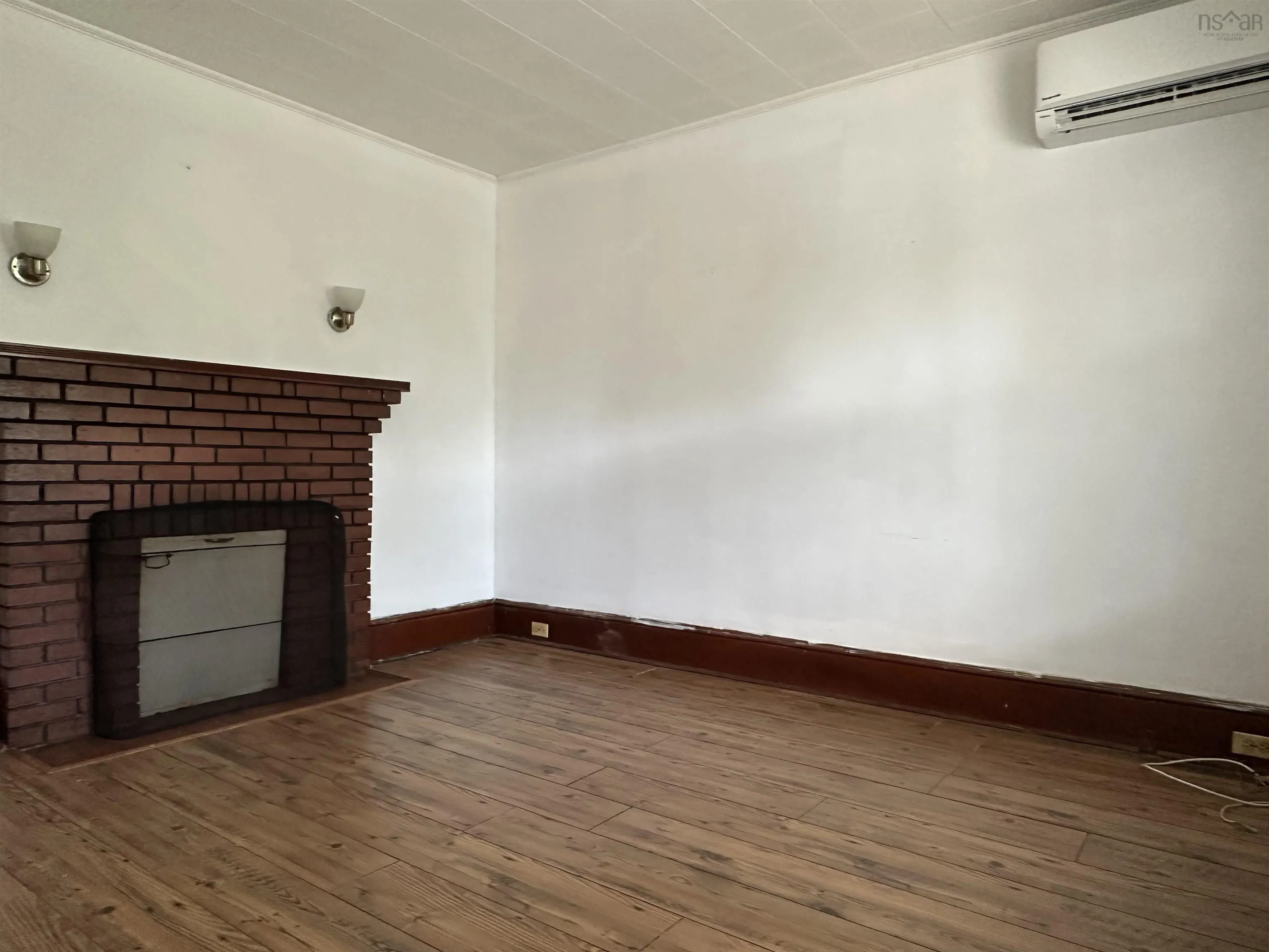 358 Royal Avenue, Sydney, NS B1P 4N5, 3 Bedrooms Bedrooms, ,1 BathroomBathrooms,Residential,For Sale,Royal,202521090