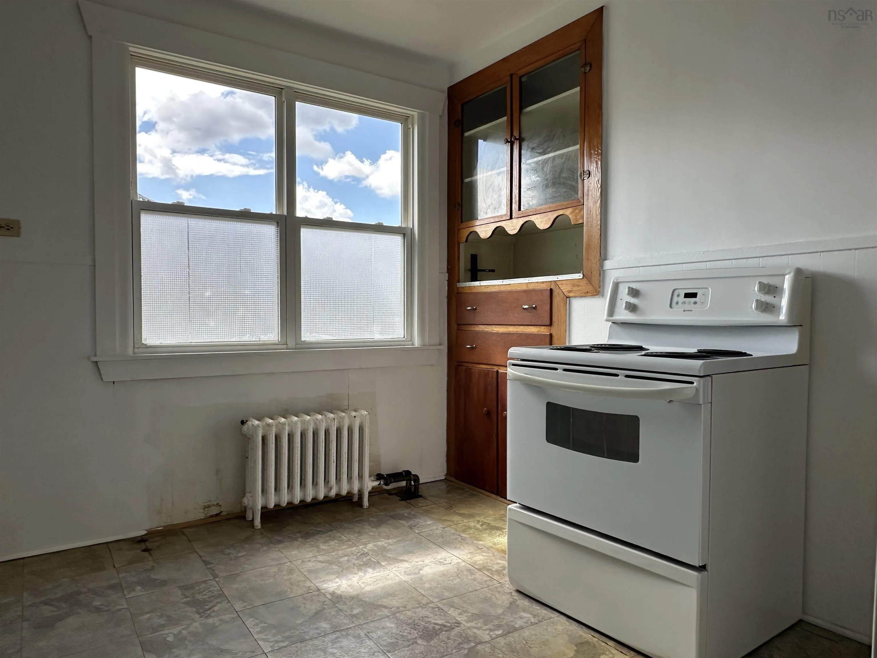 358 Royal Avenue, Sydney, NS B1P 4N5, 3 Bedrooms Bedrooms, ,1 BathroomBathrooms,Residential,For Sale,Royal,202521090