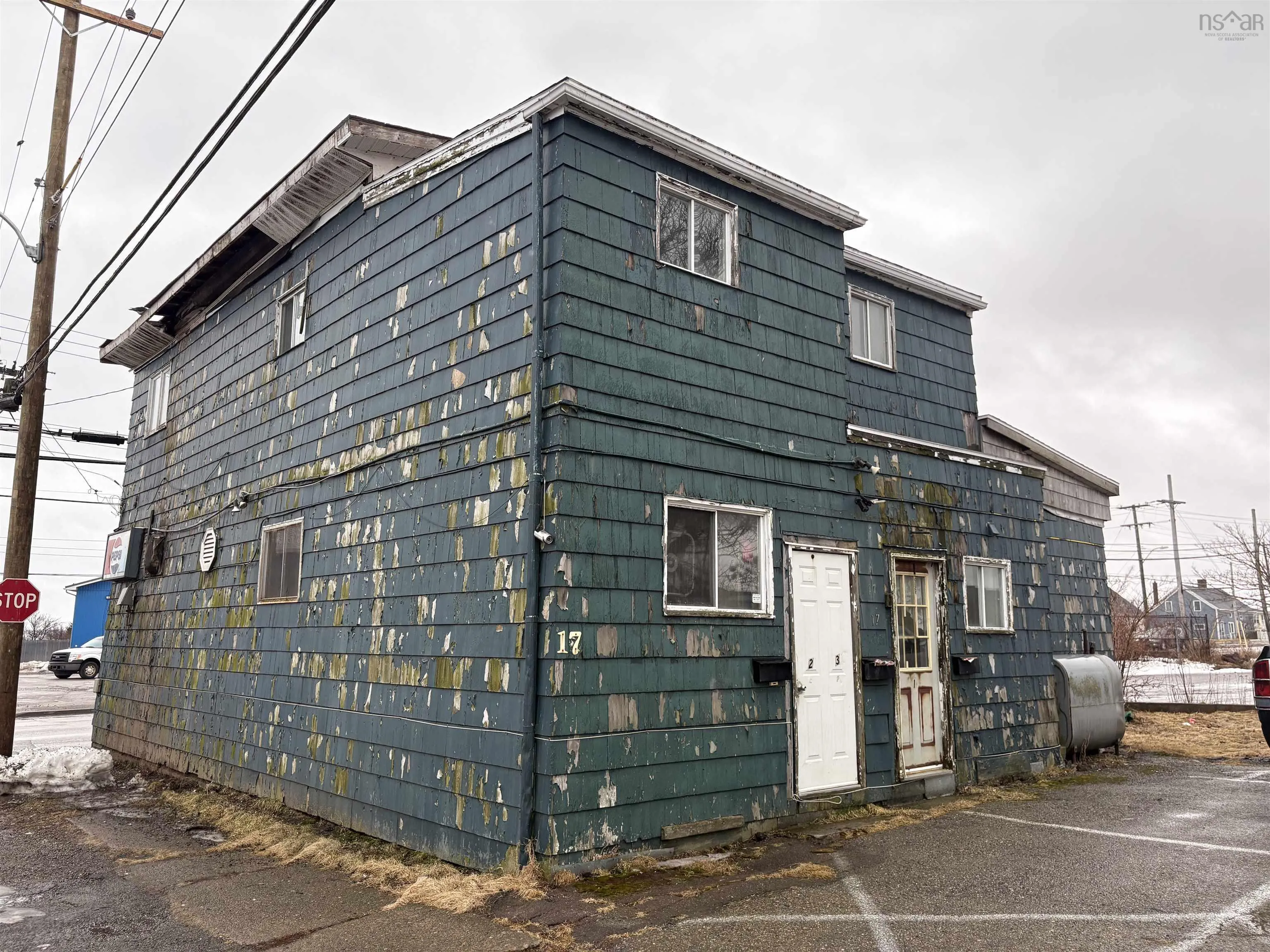 17 Sterling Road Glace Bay Road, Glace Bay Ns B1a 3x5, 3 Bedrooms Bedrooms, ,Residential Income,For Sale,Sterling Road Glace Bay,202504079