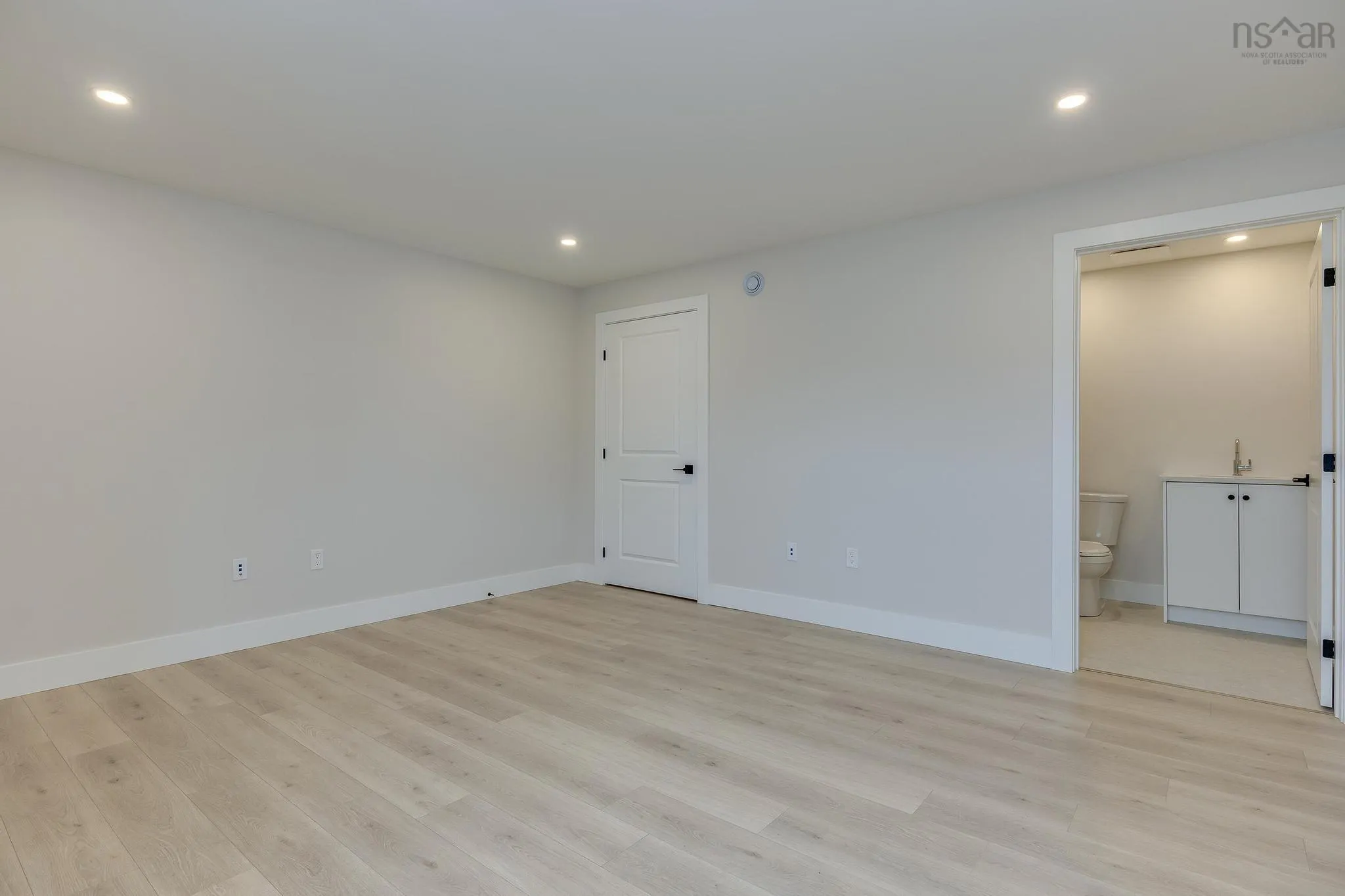 34 Pearlgarden Close, Dartmouth Ns B2x 2e8, 3 Bedrooms Bedrooms, ,4 BathroomsBathrooms,Residential,For Sale,Pearlgarden,202507240