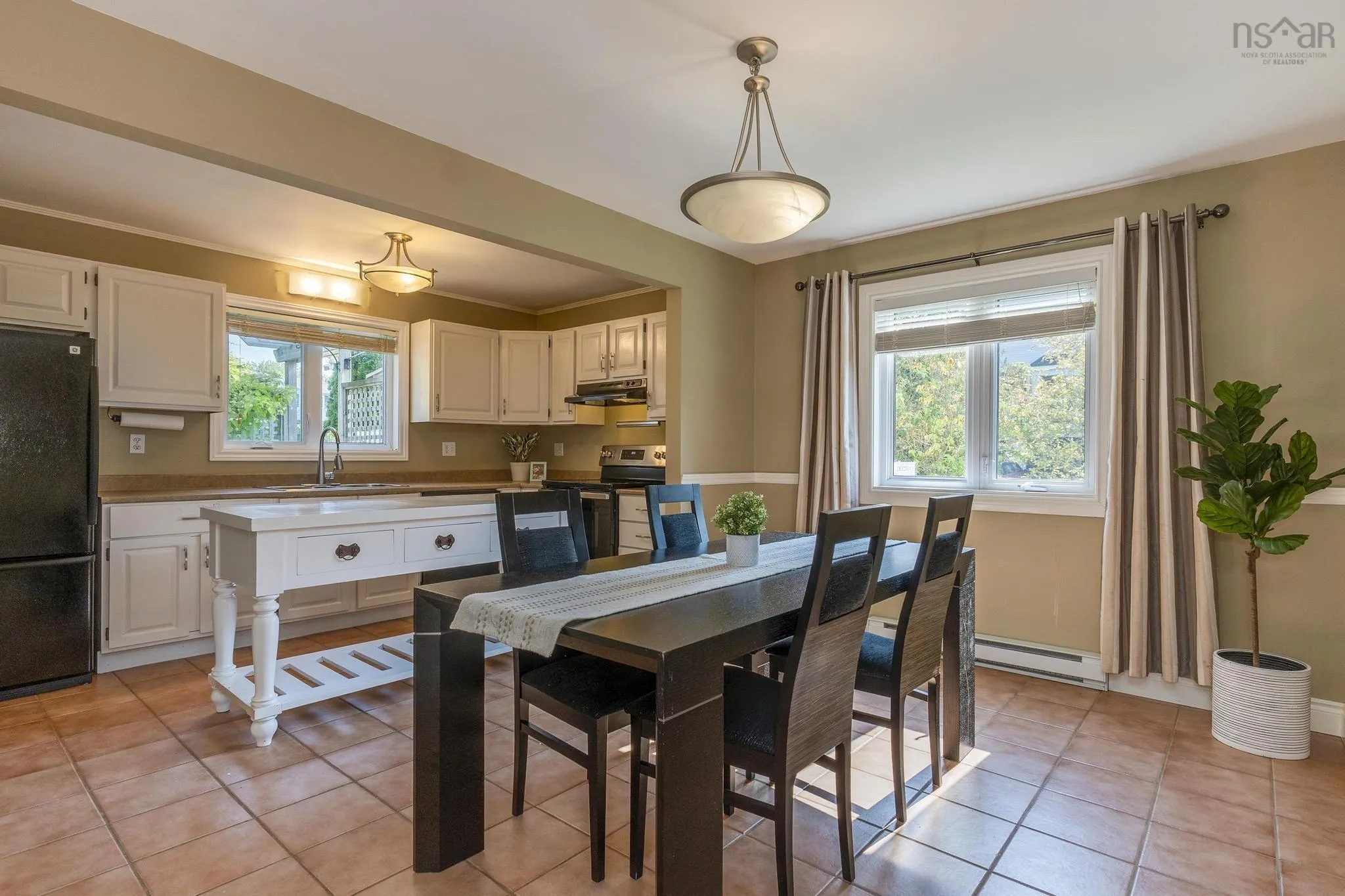 18 Anahid Court, Bedford, NS B4A 3X2, 3 Bedrooms Bedrooms, ,3 BathroomsBathrooms,Residential,For Sale,Anahid,202520547