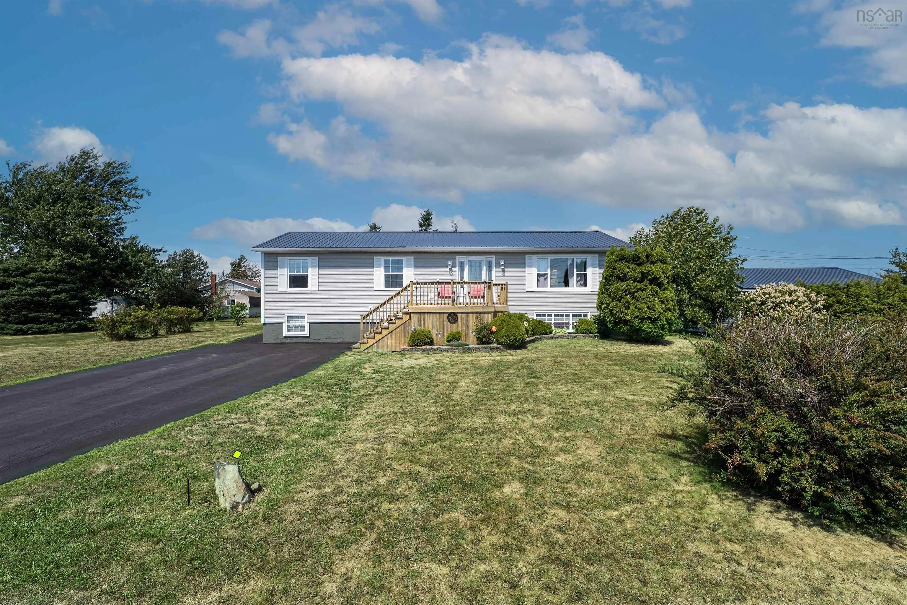 16 Gilroy Street, Springhill, NS B0M 1X0, 3 Bedrooms Bedrooms, ,2 BathroomsBathrooms,Residential,For Sale,Gilroy,202521694