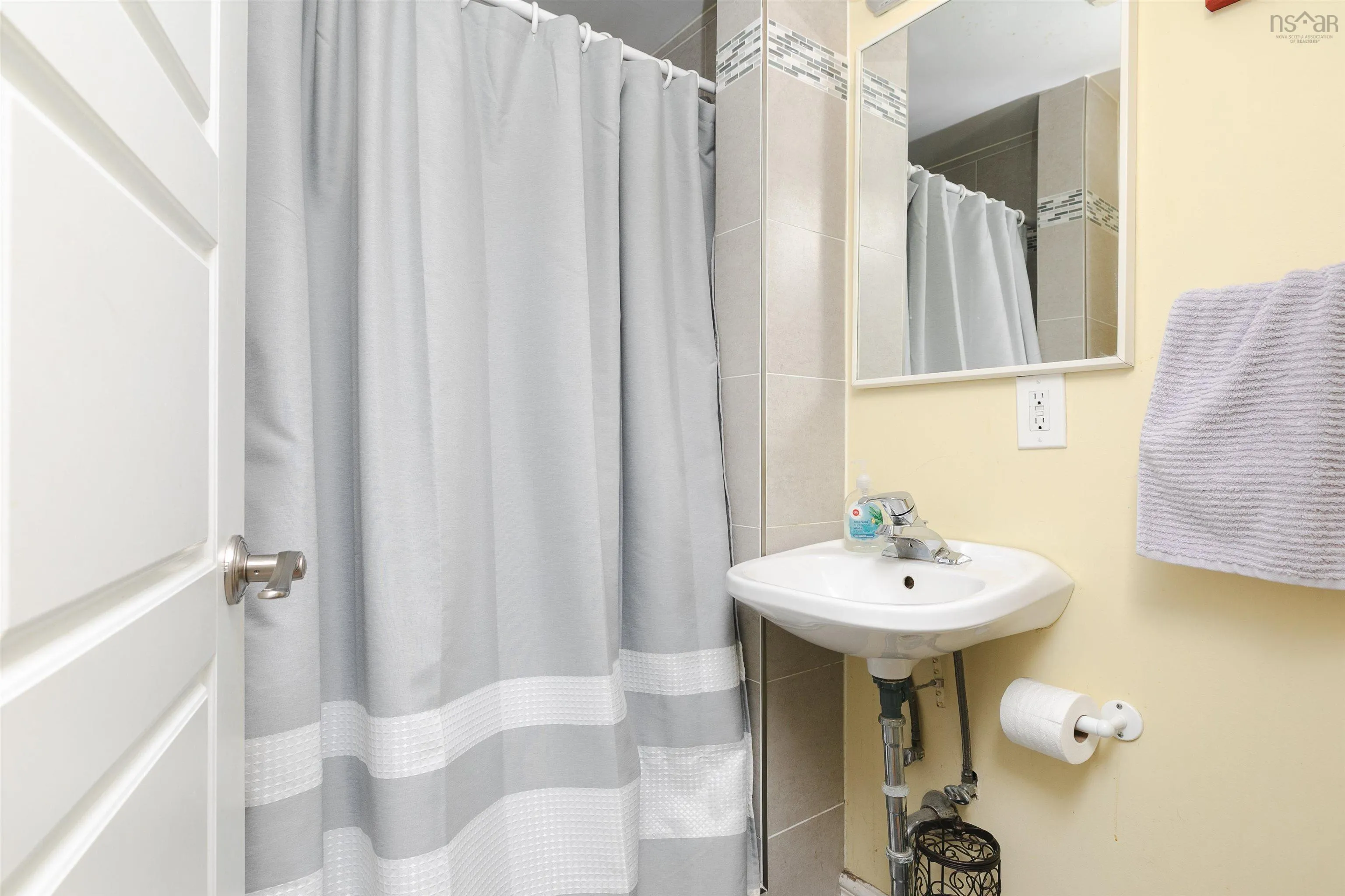 6041 Cherry Street, Halifax, NS B3H 2K4, 6 Bedrooms Bedrooms, ,Residential Income,For Sale,Cherry,202524161