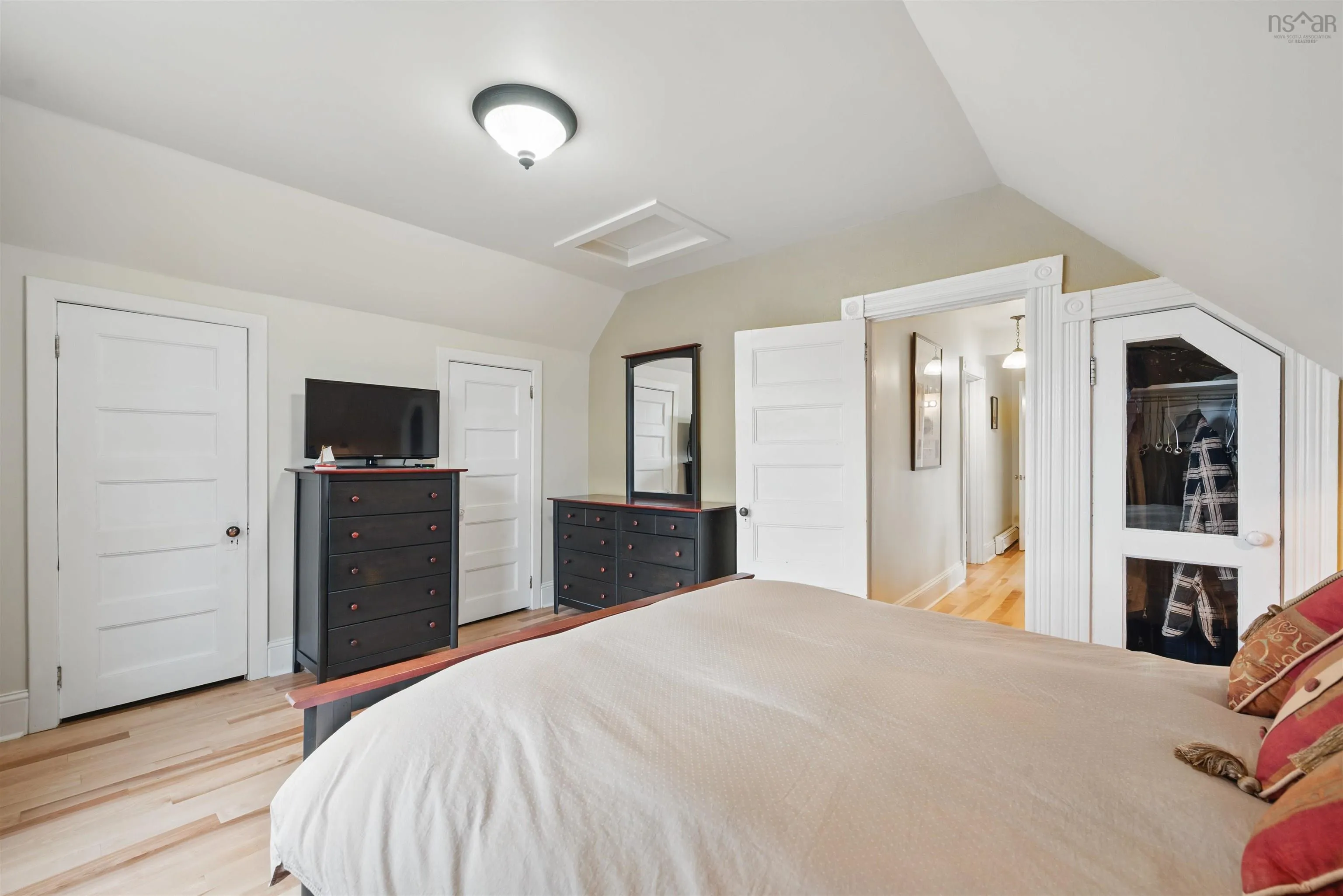 6041 Cherry Street, Halifax, NS B3H 2K4, 6 Bedrooms Bedrooms, ,Residential Income,For Sale,Cherry,202524161