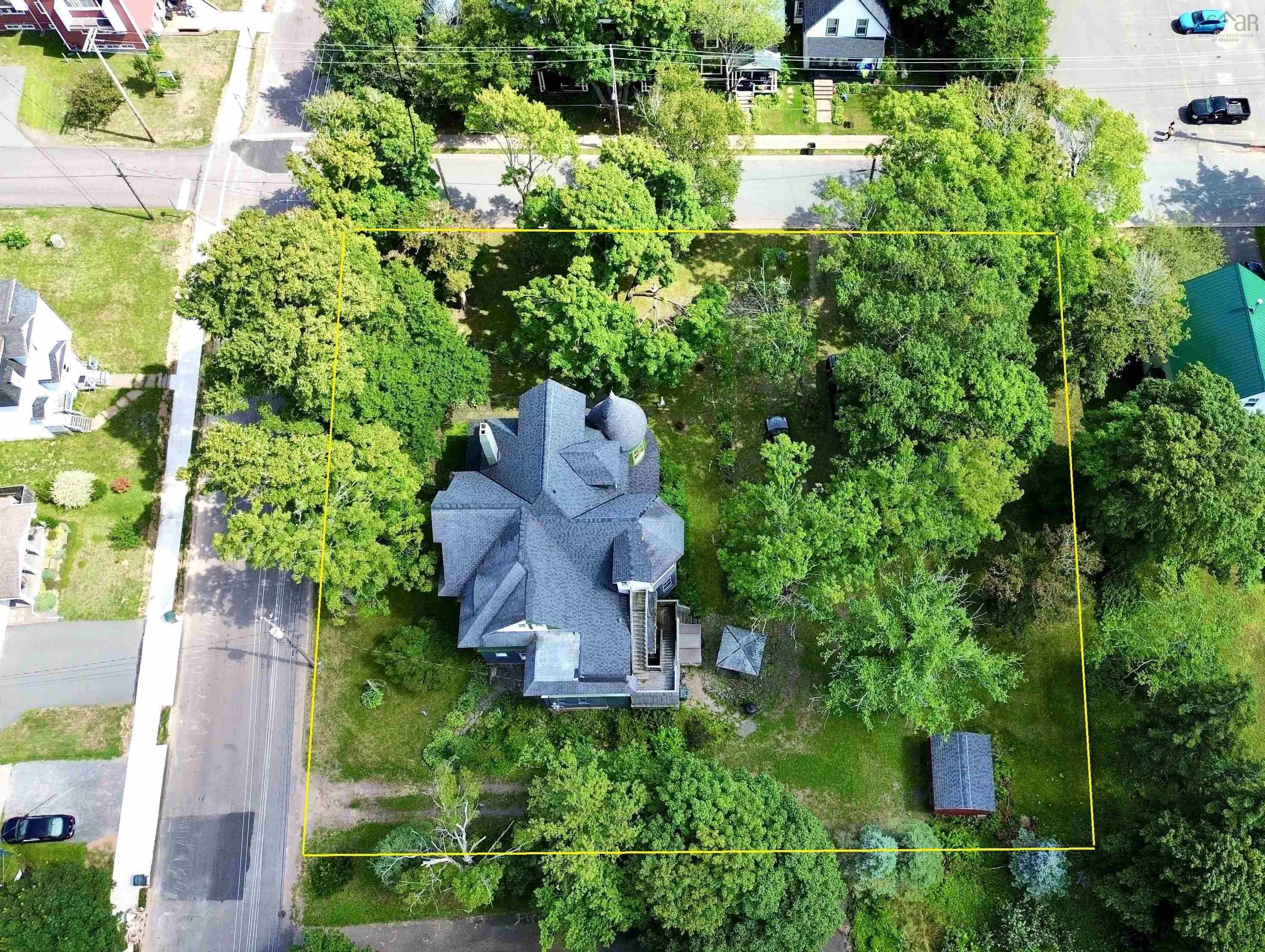 57 Havelock Street, Amherst, NS B4H 3J9, 8 Bedrooms Bedrooms, ,7 BathroomsBathrooms,Residential,For Sale,Havelock,202519951