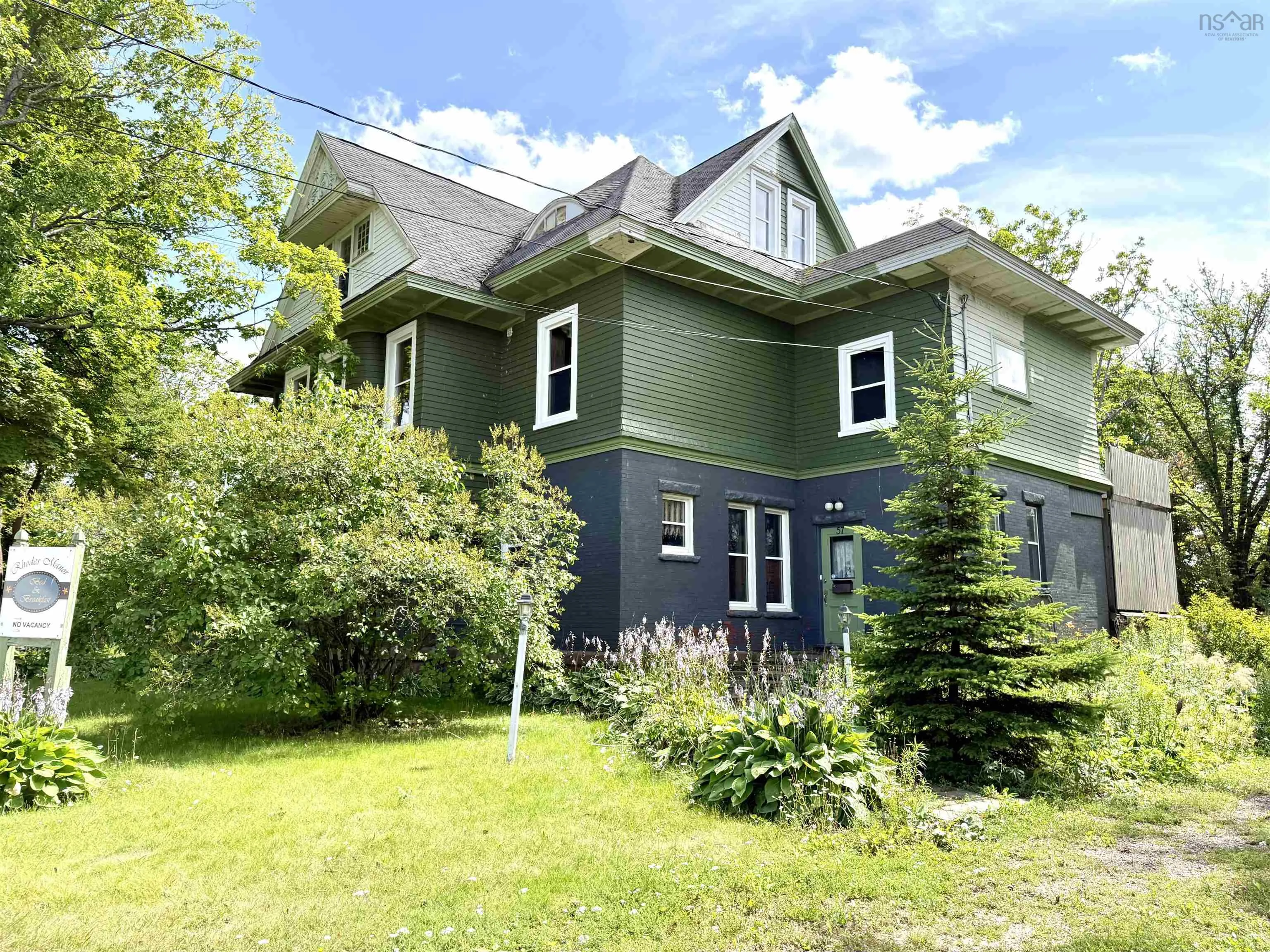 57 Havelock Street, Amherst, NS B4H 3J9, 8 Bedrooms Bedrooms, ,7 BathroomsBathrooms,Residential,For Sale,Havelock,202519951