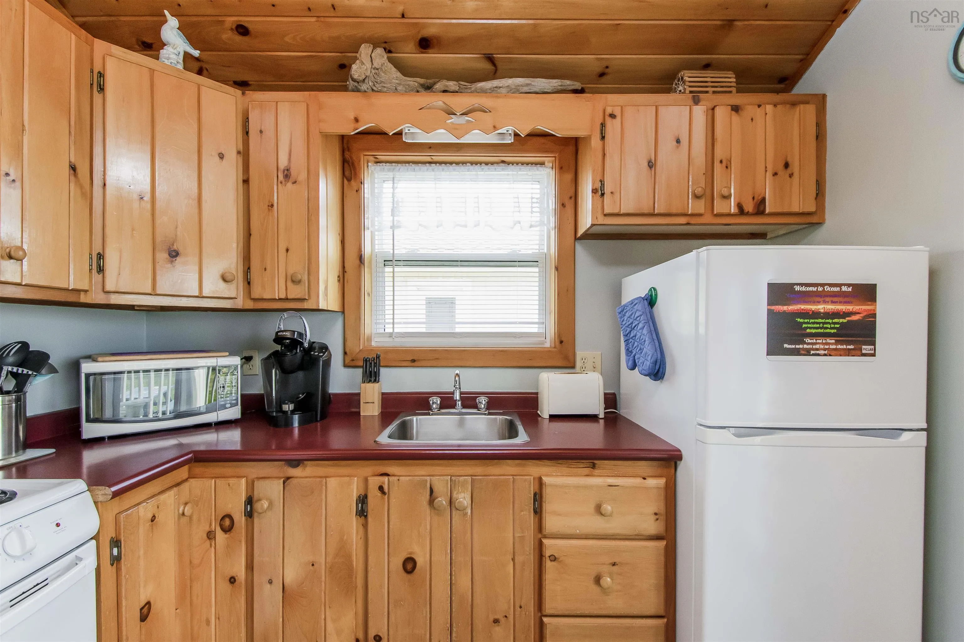 1 Gull Rock Road, Lockeport Ns B0t 1l0, 12 Bedrooms Bedrooms, ,6 BathroomsBathrooms,Residential,For Sale,Gull Rock,202500655