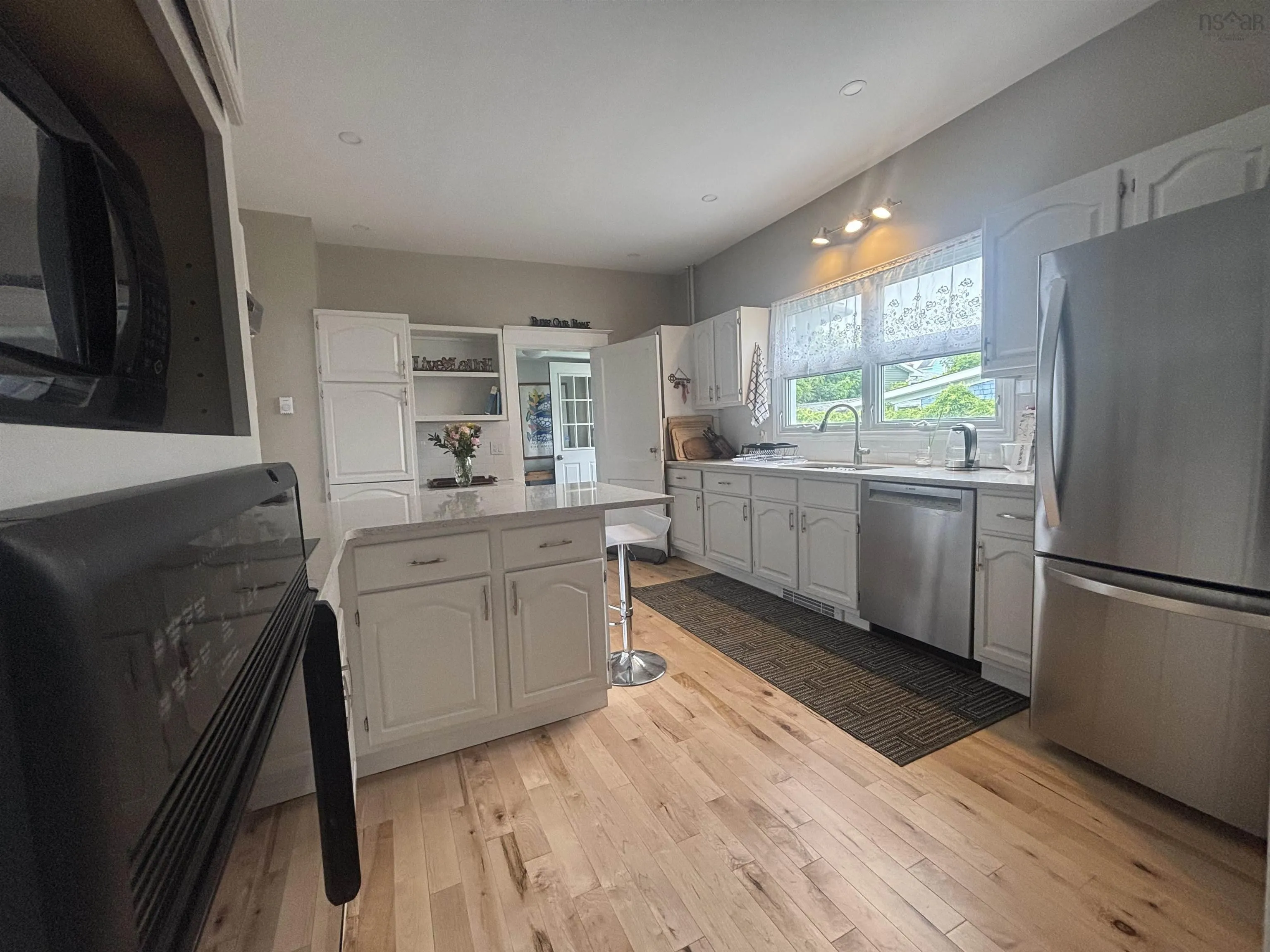 260 York Street, Cape Breton, NS B1A 2M3, 4 Bedrooms Bedrooms, ,2 BathroomsBathrooms,Residential,For Sale,York,202516699