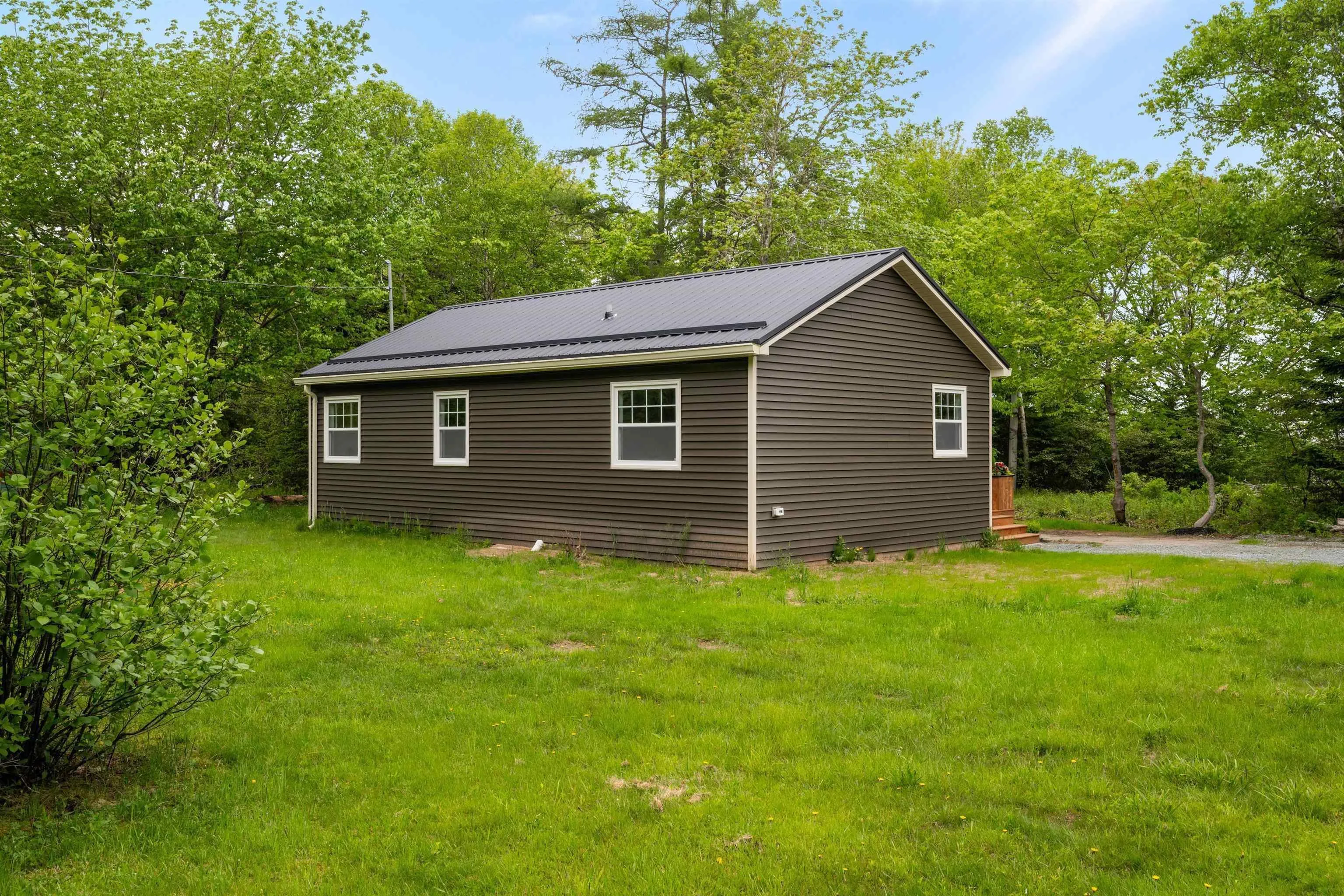 7 Daylily Lane, Lake Charlotte, NS B0J 1L0, 2 Bedrooms Bedrooms, ,1 BathroomBathrooms,Residential,For Sale,Daylily,202521428