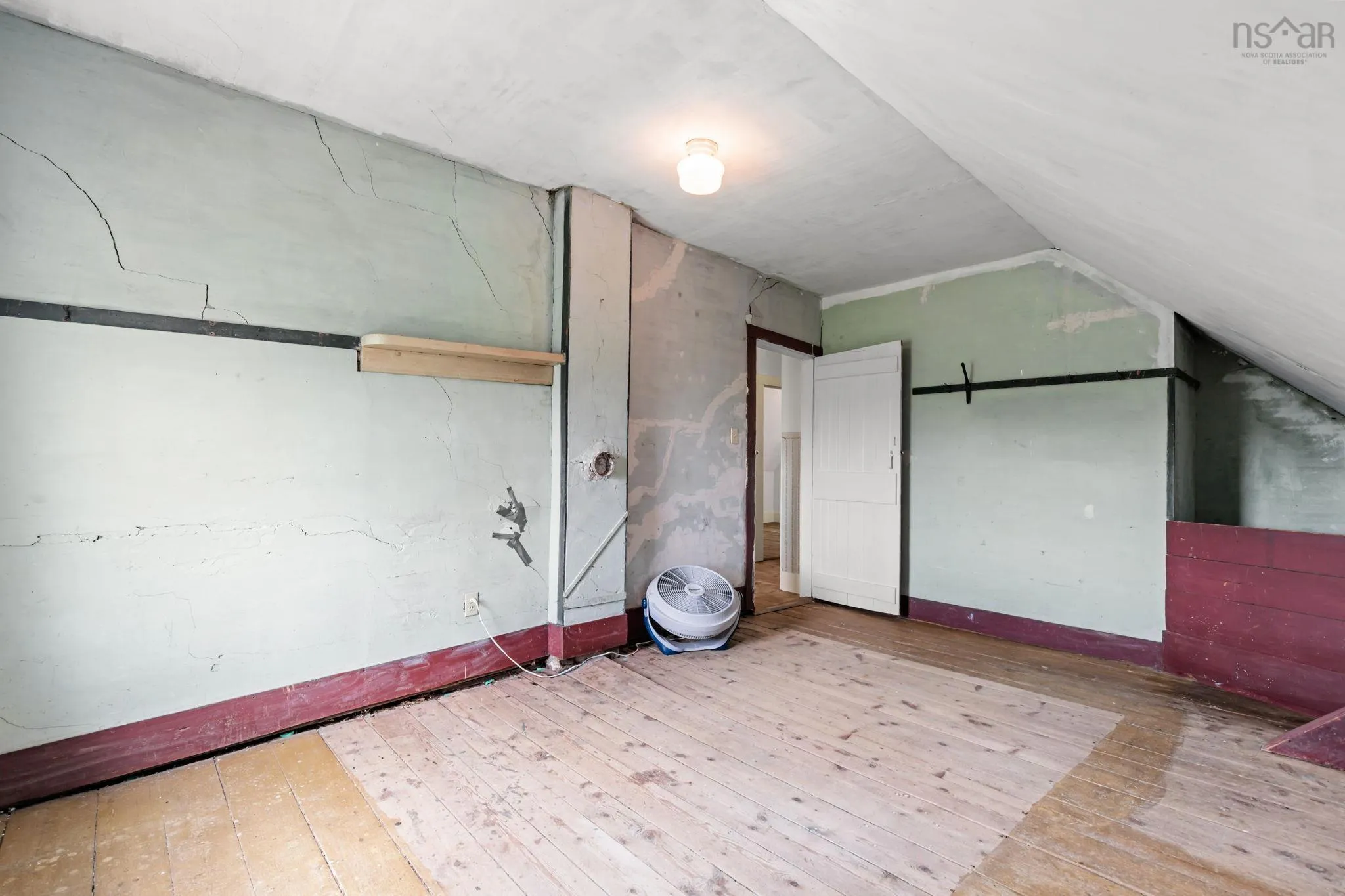 4031 215 Highway, Lower Burlington, NS B0N 2A0, 5 Bedrooms Bedrooms, ,1 BathroomBathrooms,Residential,For Sale,215,202518270
