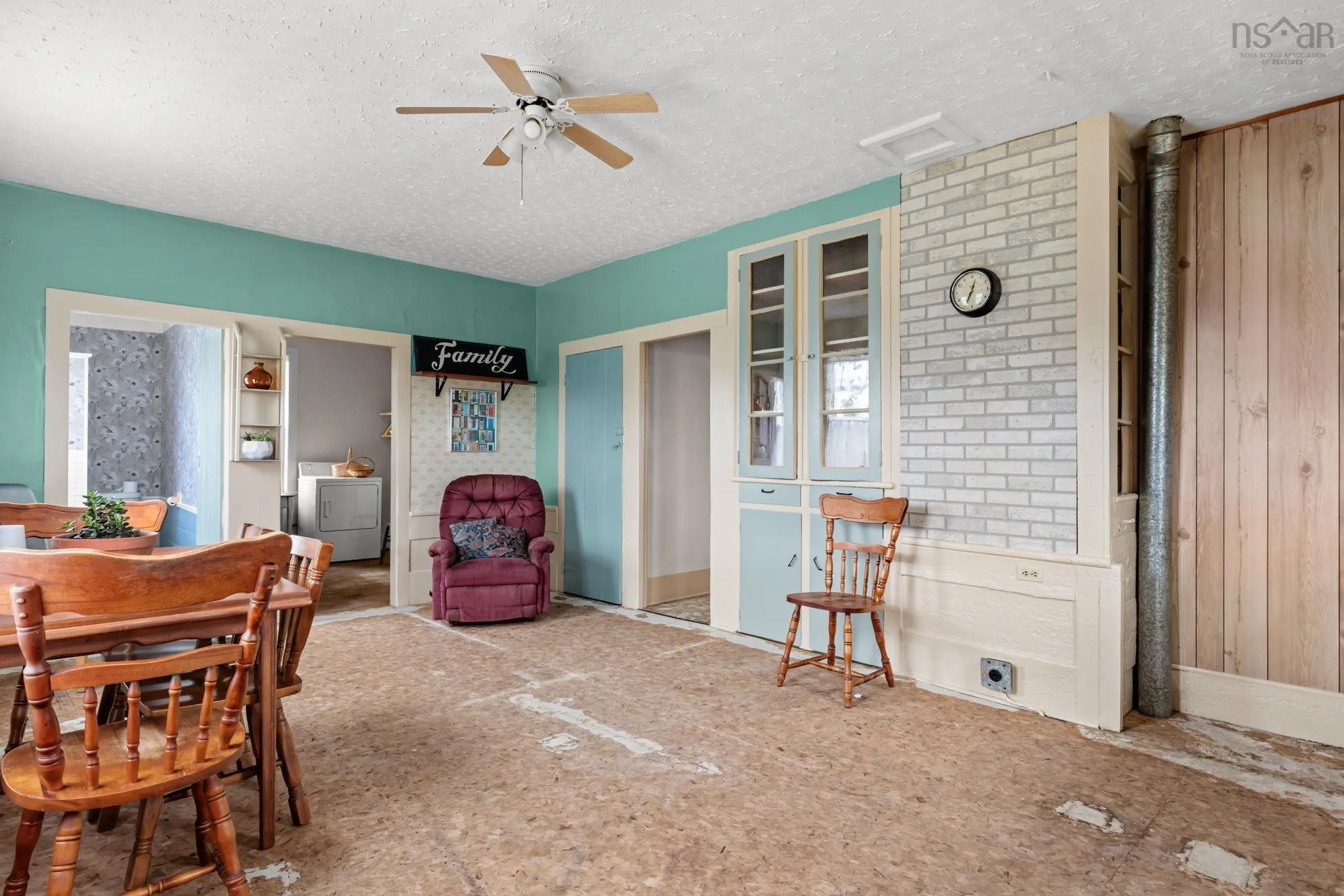 4031 215 Highway, Lower Burlington, NS B0N 2A0, 5 Bedrooms Bedrooms, ,1 BathroomBathrooms,Residential,For Sale,215,202518270