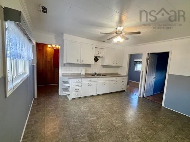 3057 Hinchey Avenue, New Waterford, NS B1H 2K5, 3 Bedrooms Bedrooms, ,2 BathroomsBathrooms,Residential,For Sale,Hinchey,202524788