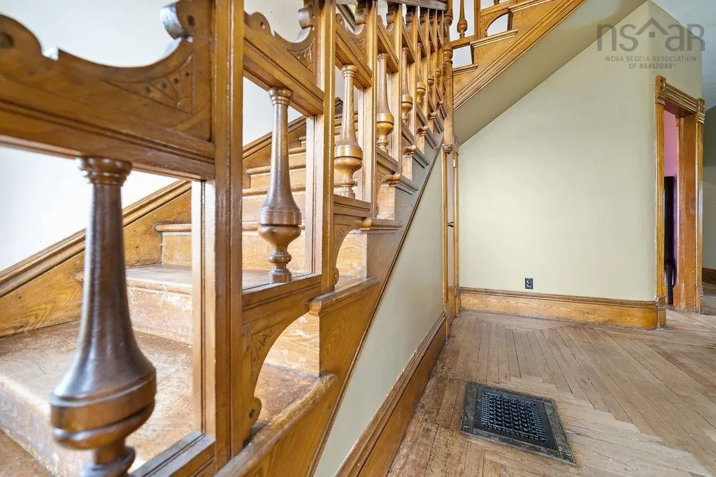 472 Main Street, Parrsboro Ns B0m 1s0, 5 Bedrooms Bedrooms, ,2 BathroomsBathrooms,Residential,For Sale,Main,202502226