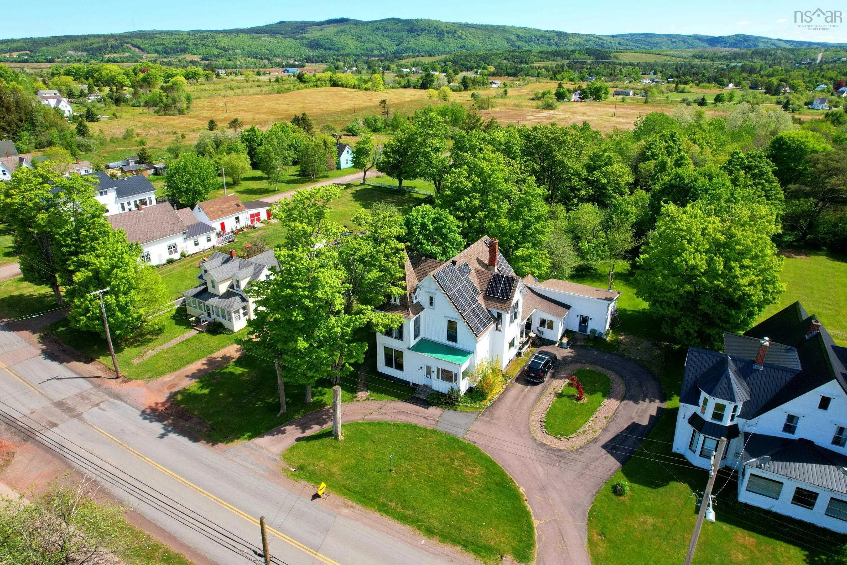 472 Main Street, Parrsboro Ns B0m 1s0, 5 Bedrooms Bedrooms, ,2 BathroomsBathrooms,Residential,For Sale,Main,202502226