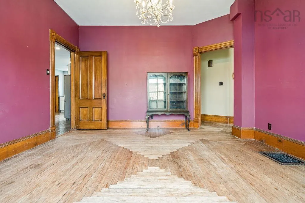 472 Main Street, Parrsboro Ns B0m 1s0, 5 Bedrooms Bedrooms, ,2 BathroomsBathrooms,Residential,For Sale,Main,202502226