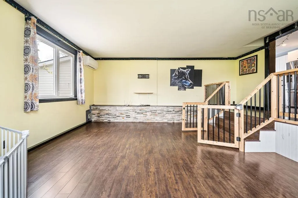 472 Main Street, Parrsboro Ns B0m 1s0, 5 Bedrooms Bedrooms, ,2 BathroomsBathrooms,Residential,For Sale,Main,202502226