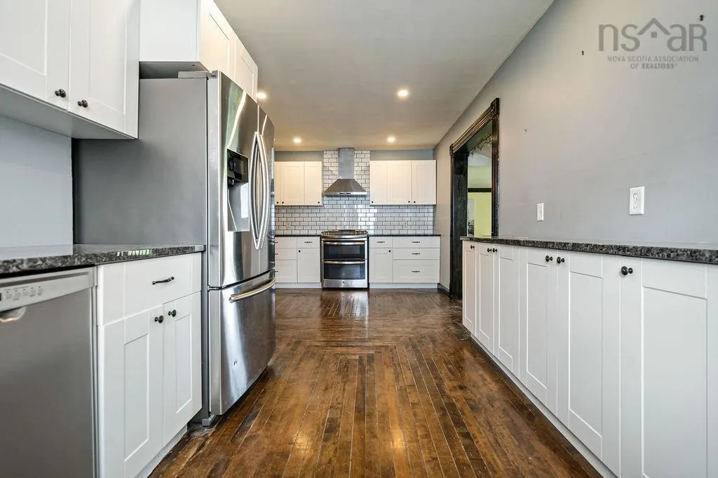 472 Main Street, Parrsboro Ns B0m 1s0, 5 Bedrooms Bedrooms, ,2 BathroomsBathrooms,Residential,For Sale,Main,202502226
