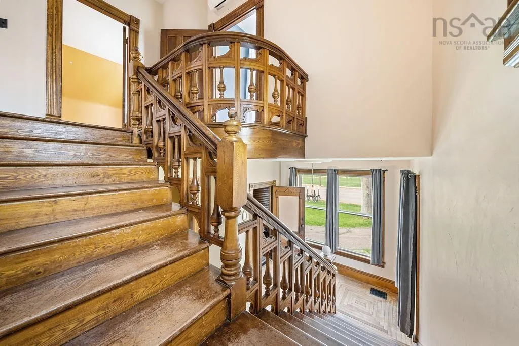 472 Main Street, Parrsboro Ns B0m 1s0, 5 Bedrooms Bedrooms, ,2 BathroomsBathrooms,Residential,For Sale,Main,202502226