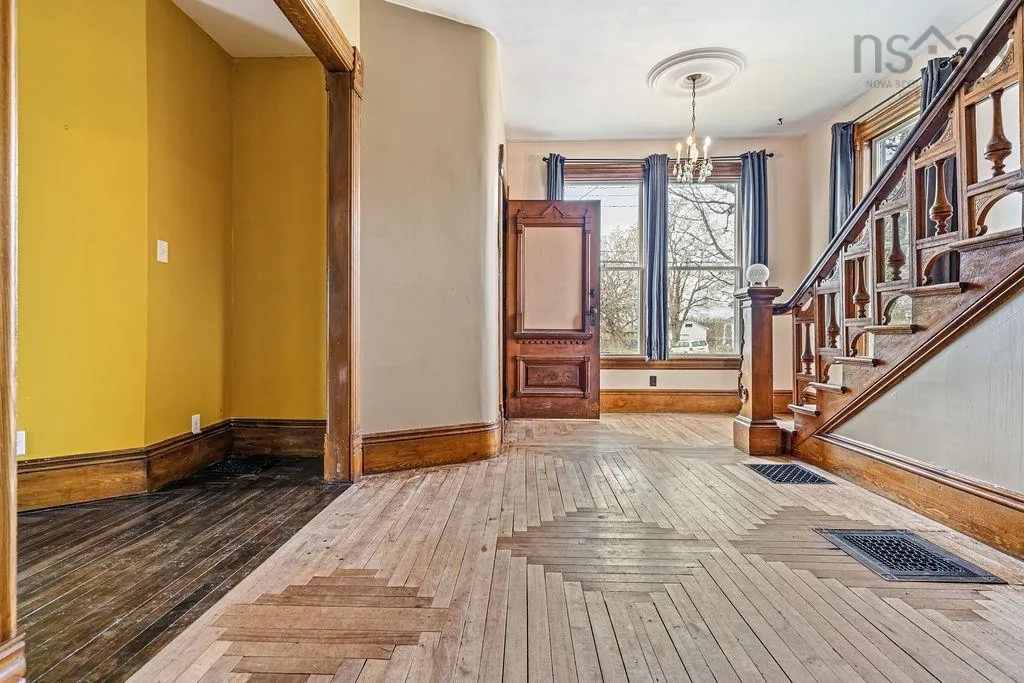 472 Main Street, Parrsboro Ns B0m 1s0, 5 Bedrooms Bedrooms, ,2 BathroomsBathrooms,Residential,For Sale,Main,202502226
