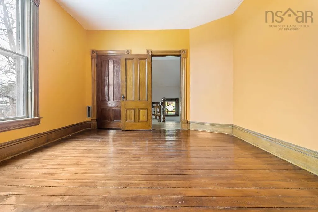 472 Main Street, Parrsboro Ns B0m 1s0, 5 Bedrooms Bedrooms, ,2 BathroomsBathrooms,Residential,For Sale,Main,202502226