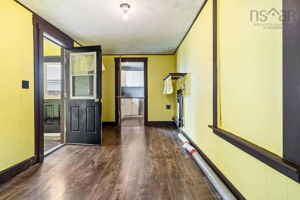 472 Main Street, Parrsboro Ns B0m 1s0, 5 Bedrooms Bedrooms, ,2 BathroomsBathrooms,Residential,For Sale,Main,202502226