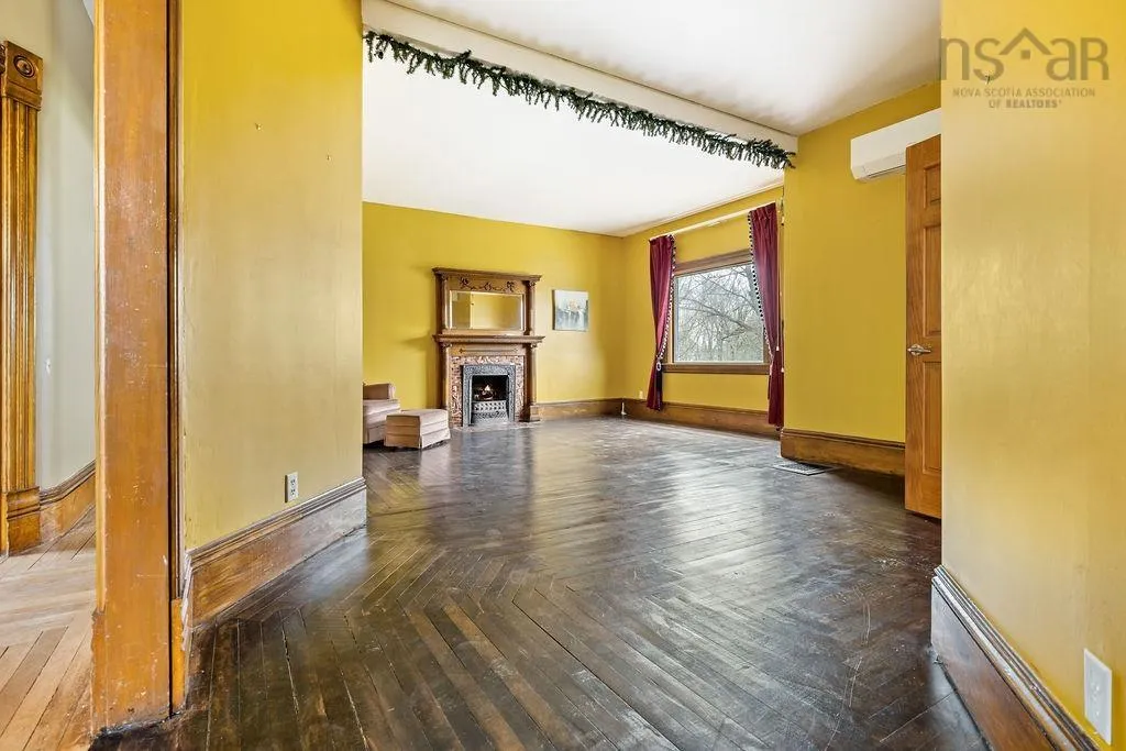 472 Main Street, Parrsboro Ns B0m 1s0, 5 Bedrooms Bedrooms, ,2 BathroomsBathrooms,Residential,For Sale,Main,202502226