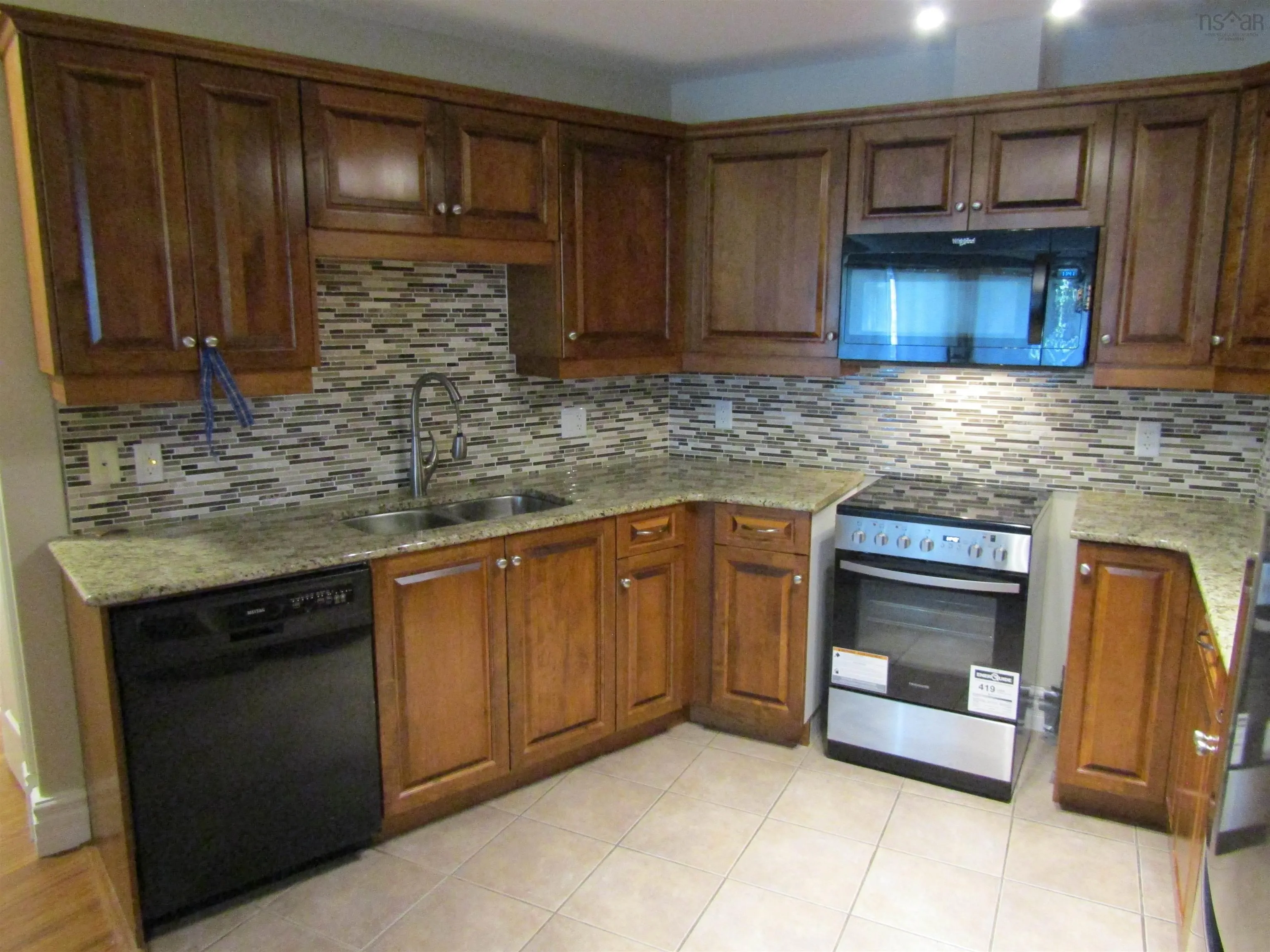 87 Pebblecreek Crescent, Dartmouth, NS B2W 0J9, 2 Bedrooms Bedrooms, ,2 BathroomsBathrooms,Residential,For Sale,Pebblecreek,202518932