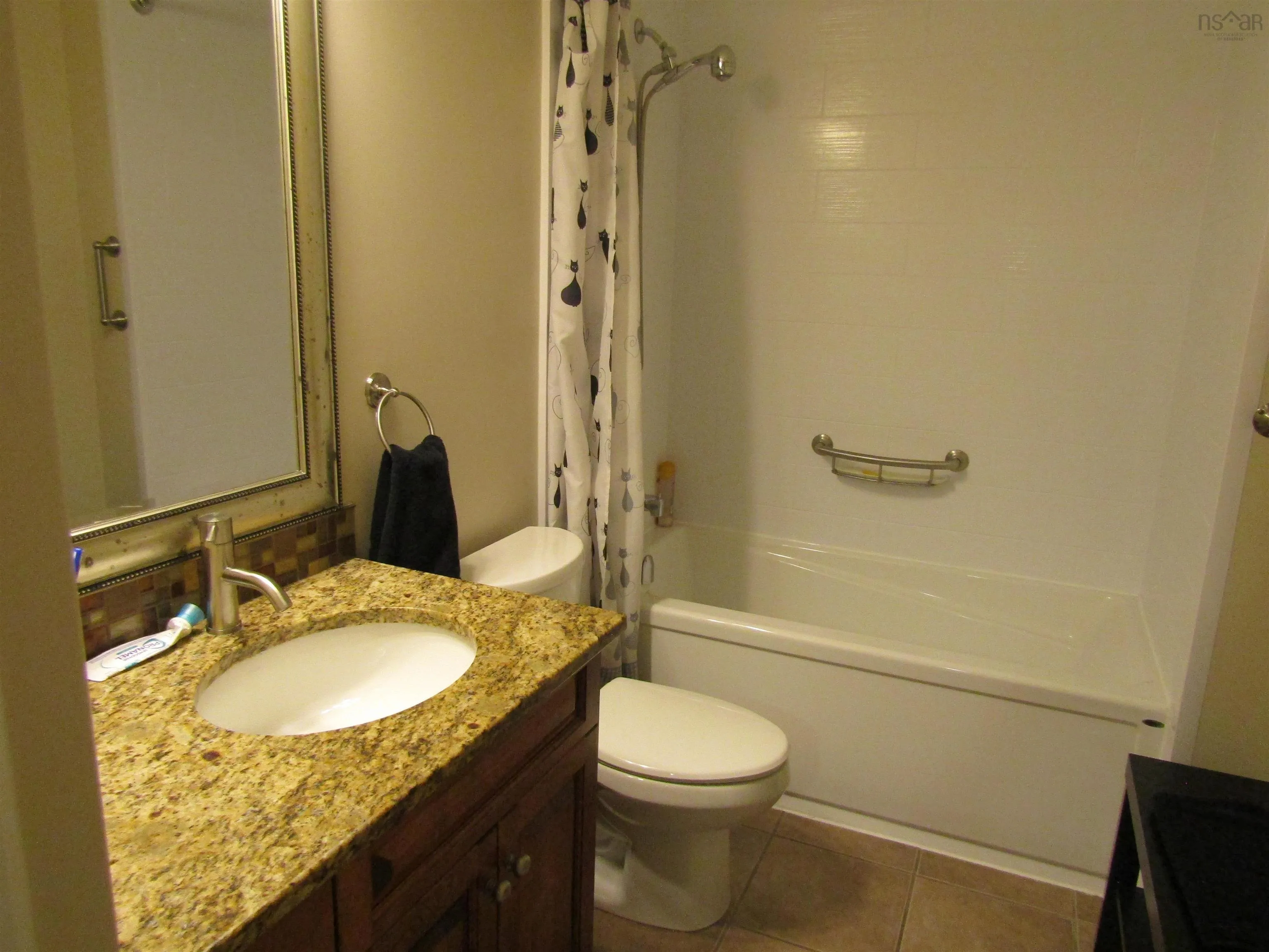 87 Pebblecreek Crescent, Dartmouth, NS B2W 0J9, 2 Bedrooms Bedrooms, ,2 BathroomsBathrooms,Residential,For Sale,Pebblecreek,202518932