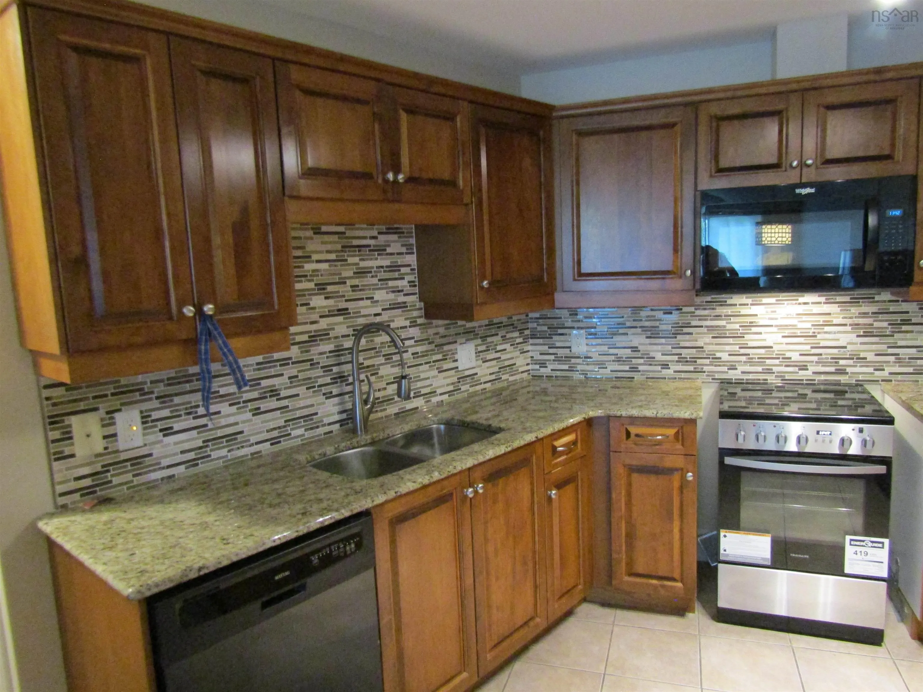 87 Pebblecreek Crescent, Dartmouth, NS B2W 0J9, 2 Bedrooms Bedrooms, ,2 BathroomsBathrooms,Residential,For Sale,Pebblecreek,202518932