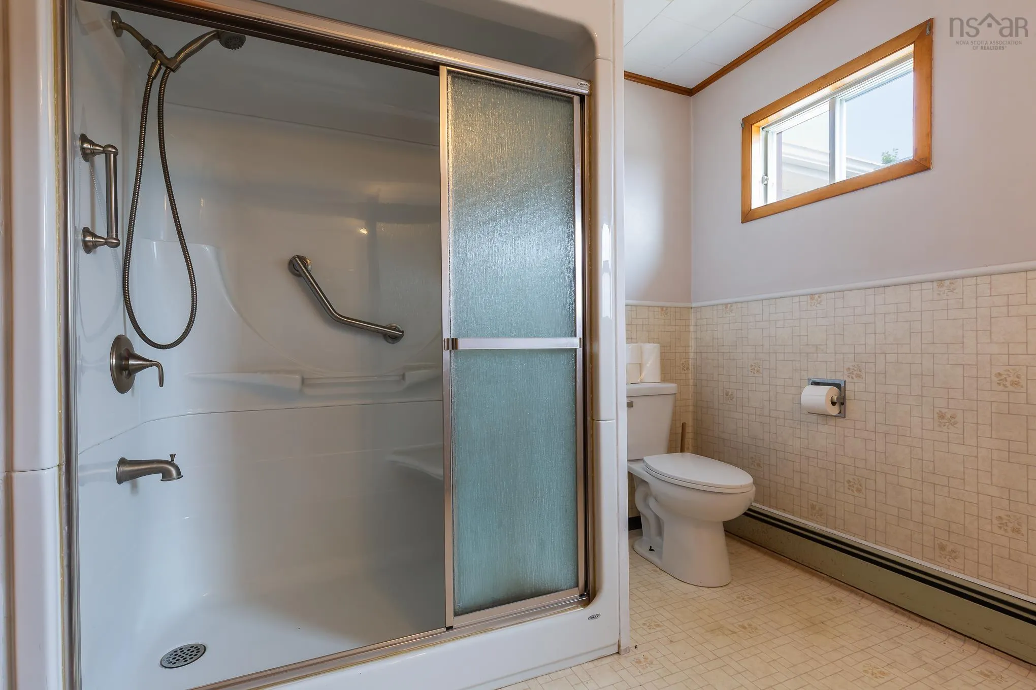 17 Pitt Street, Port Hawkesbury, NS B9A 2T2, 4 Bedrooms Bedrooms, ,2 BathroomsBathrooms,Residential,For Sale,Pitt,202520508