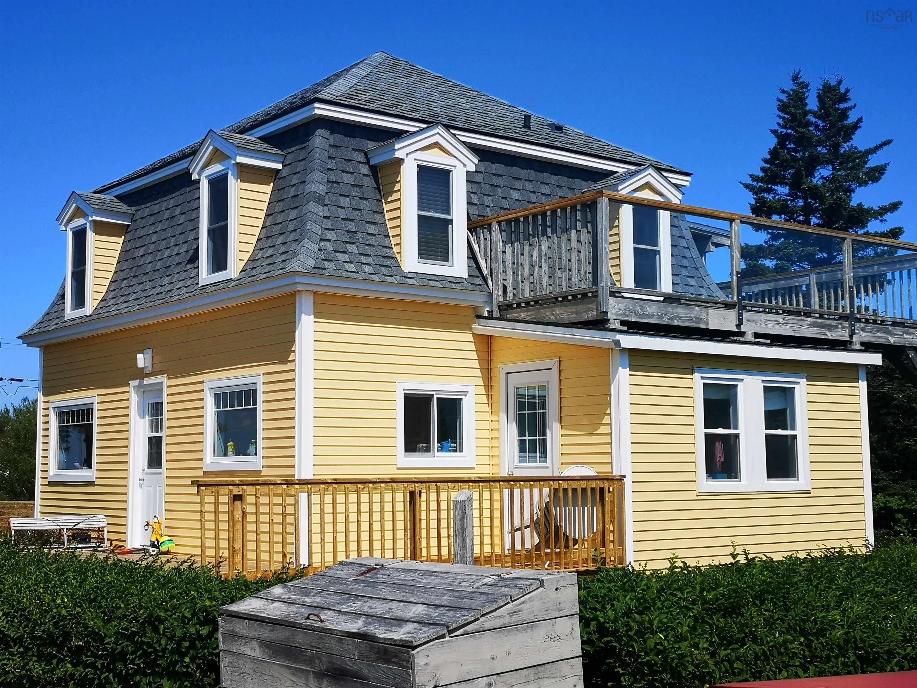 125 The Point Road, Blue Rocks, NS B0J 2C0, 2 Bedrooms Bedrooms, ,3 BathroomsBathrooms,Residential,For Sale,The Point,202521987