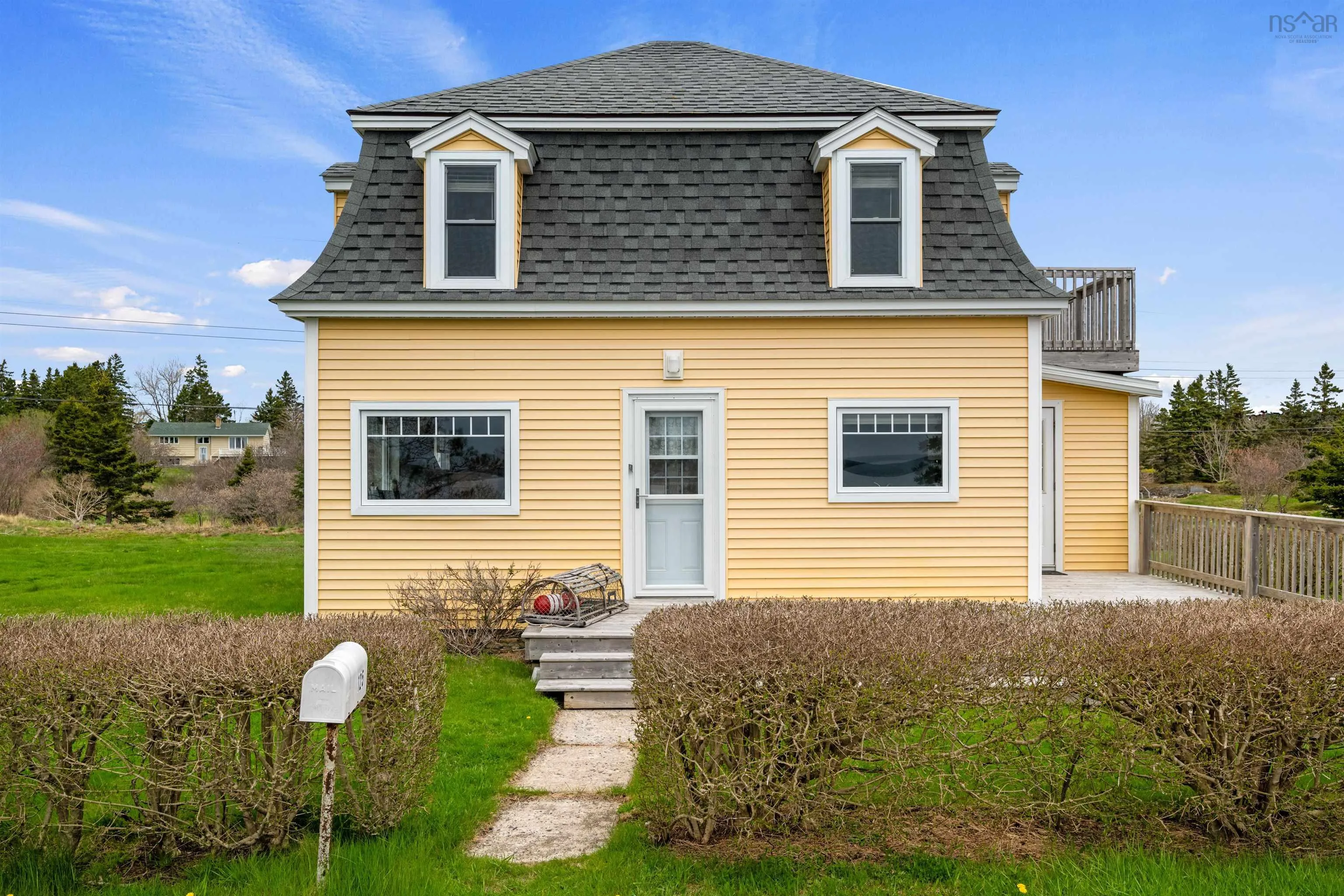 125 The Point Road, Blue Rocks, NS B0J 2C0, 2 Bedrooms Bedrooms, ,3 BathroomsBathrooms,Residential,For Sale,The Point,202521987