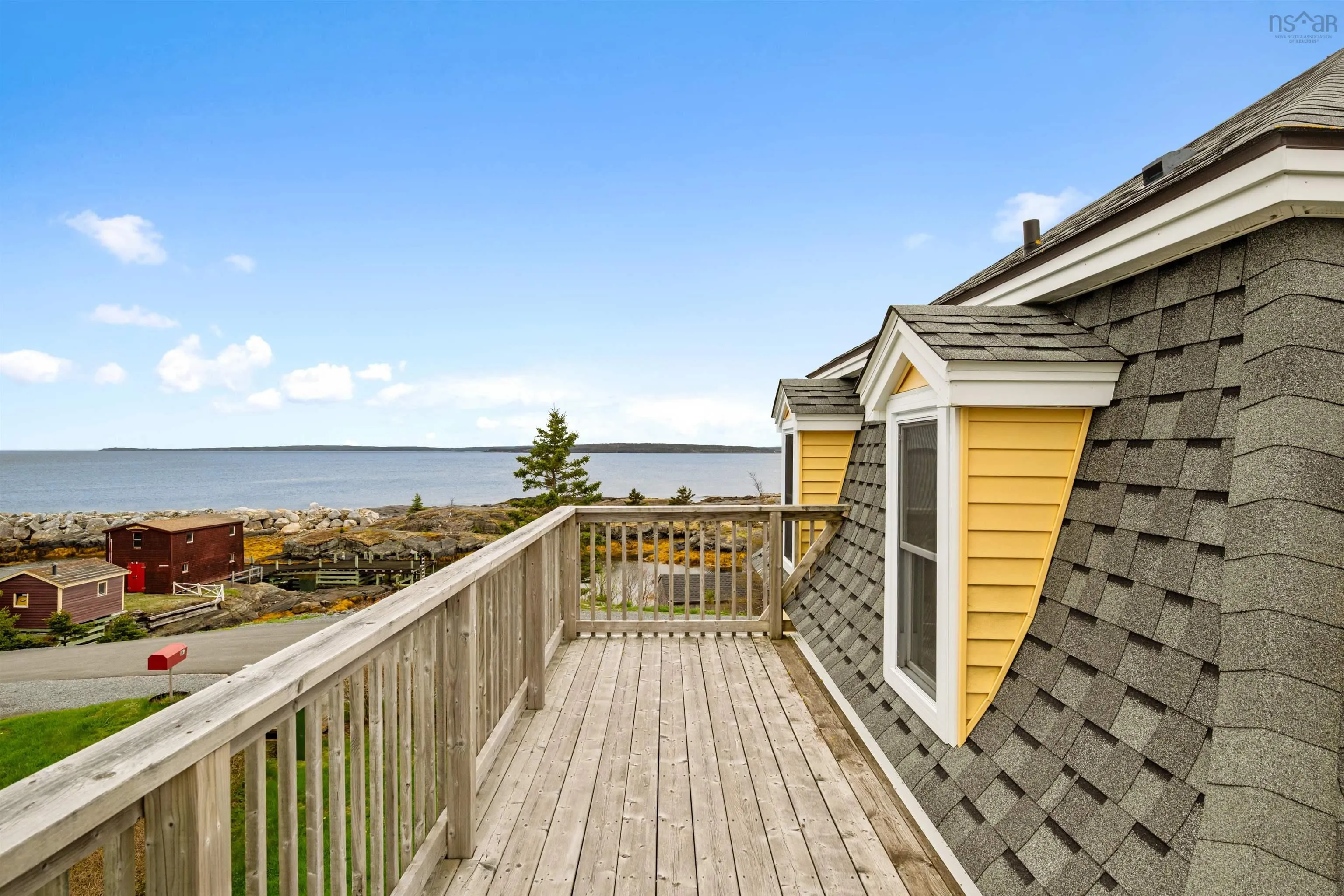 125 The Point Road, Blue Rocks, NS B0J 2C0, 2 Bedrooms Bedrooms, ,3 BathroomsBathrooms,Residential,For Sale,The Point,202521987