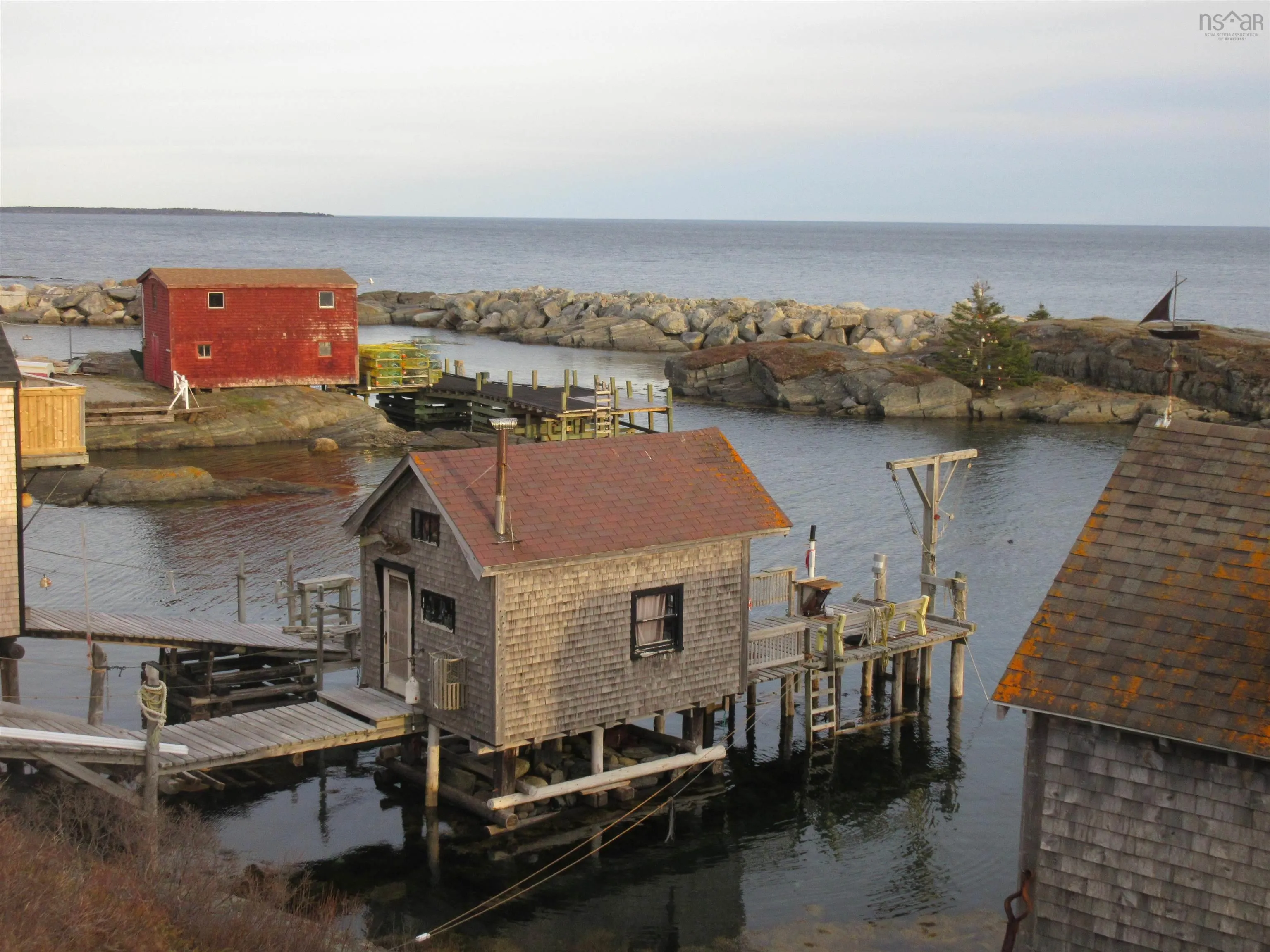 125 The Point Road, Blue Rocks, NS B0J 2C0, 2 Bedrooms Bedrooms, ,3 BathroomsBathrooms,Residential,For Sale,The Point,202521987