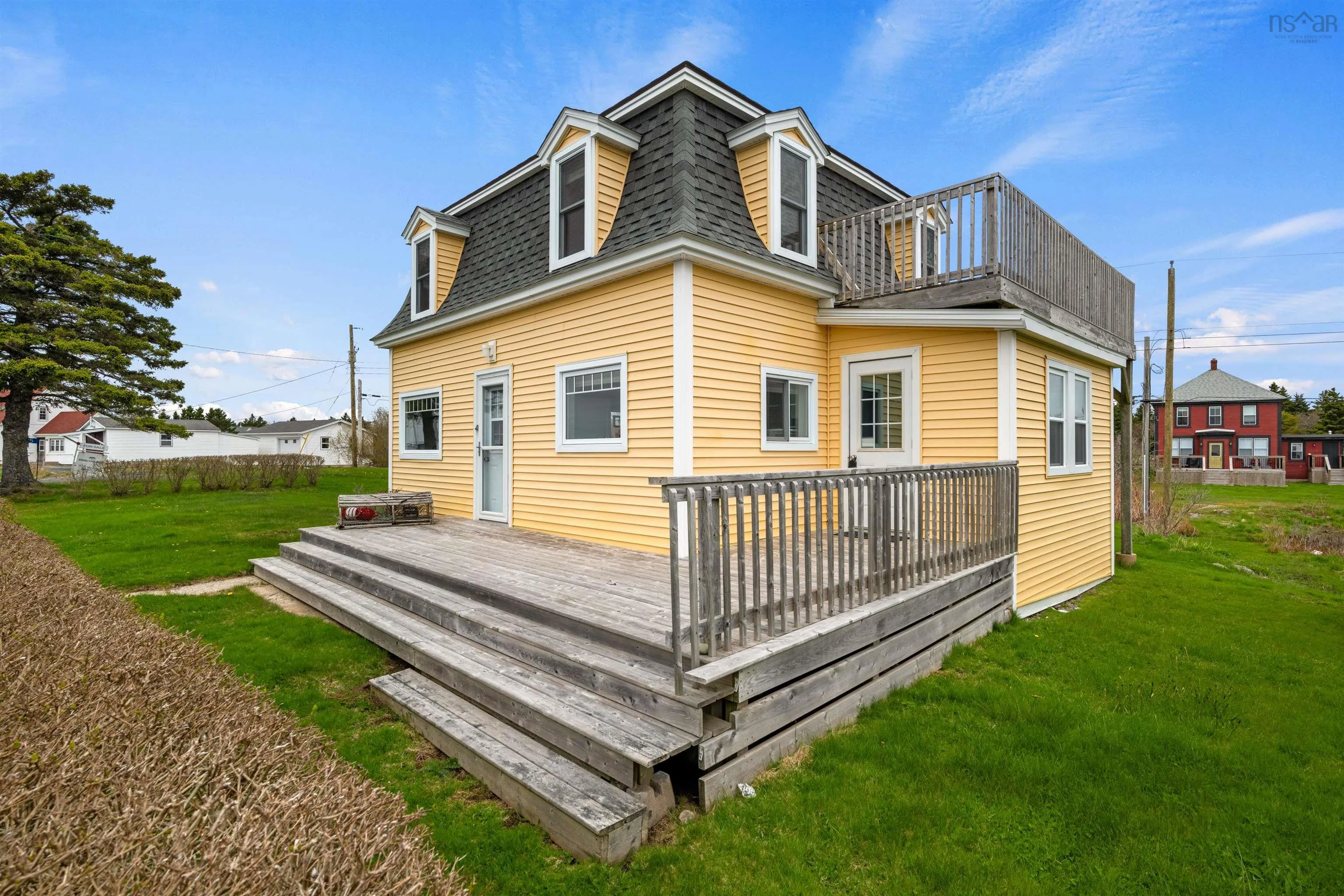 125 The Point Road, Blue Rocks, NS B0J 2C0, 2 Bedrooms Bedrooms, ,3 BathroomsBathrooms,Residential,For Sale,The Point,202521987