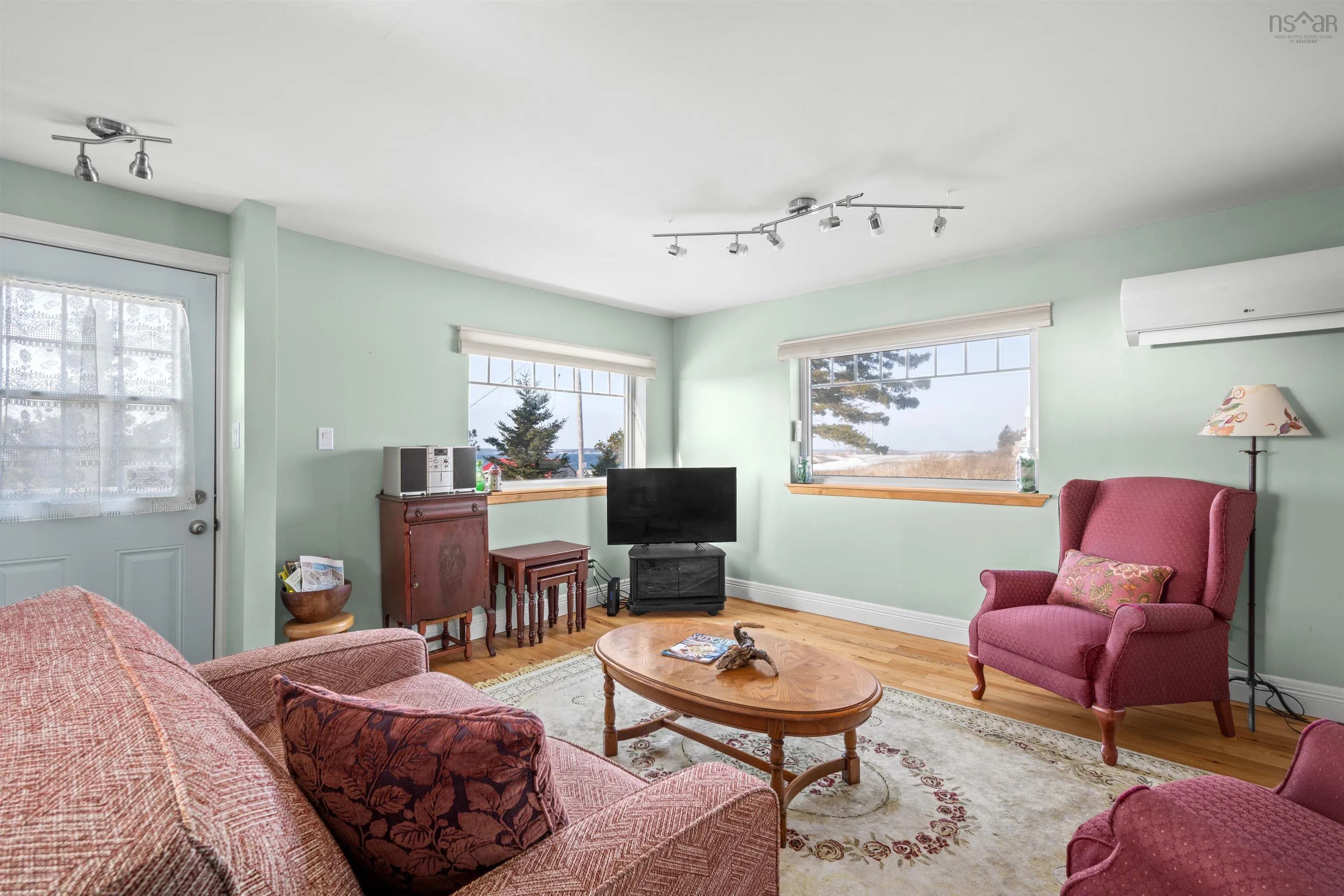 125 The Point Road, Blue Rocks, NS B0J 2C0, 2 Bedrooms Bedrooms, ,3 BathroomsBathrooms,Residential,For Sale,The Point,202521987