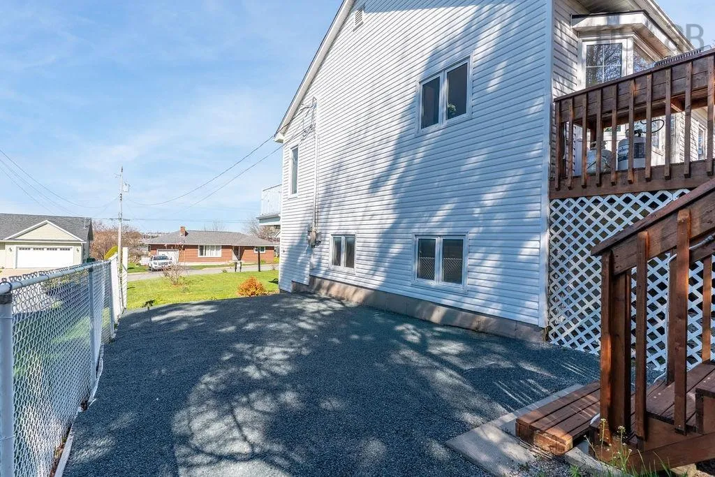 5 Alpine Drive, Portland Hills, NS B2W 1Z3, 5 Bedrooms Bedrooms, ,3 BathroomsBathrooms,Residential,For Sale,Alpine,202511212