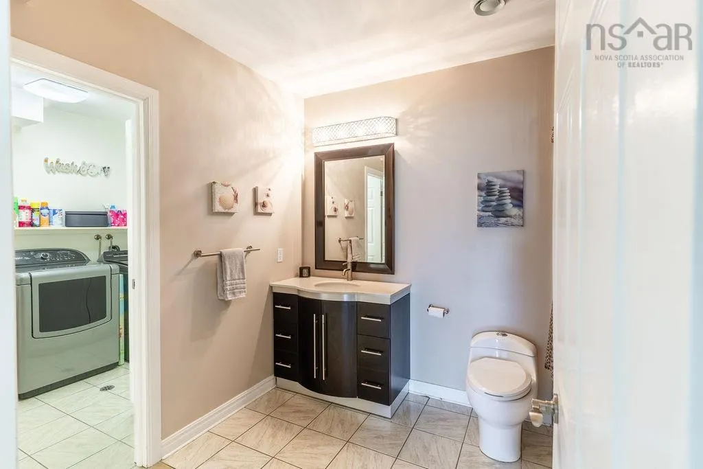 5 Alpine Drive, Portland Hills, NS B2W 1Z3, 5 Bedrooms Bedrooms, ,3 BathroomsBathrooms,Residential,For Sale,Alpine,202511212