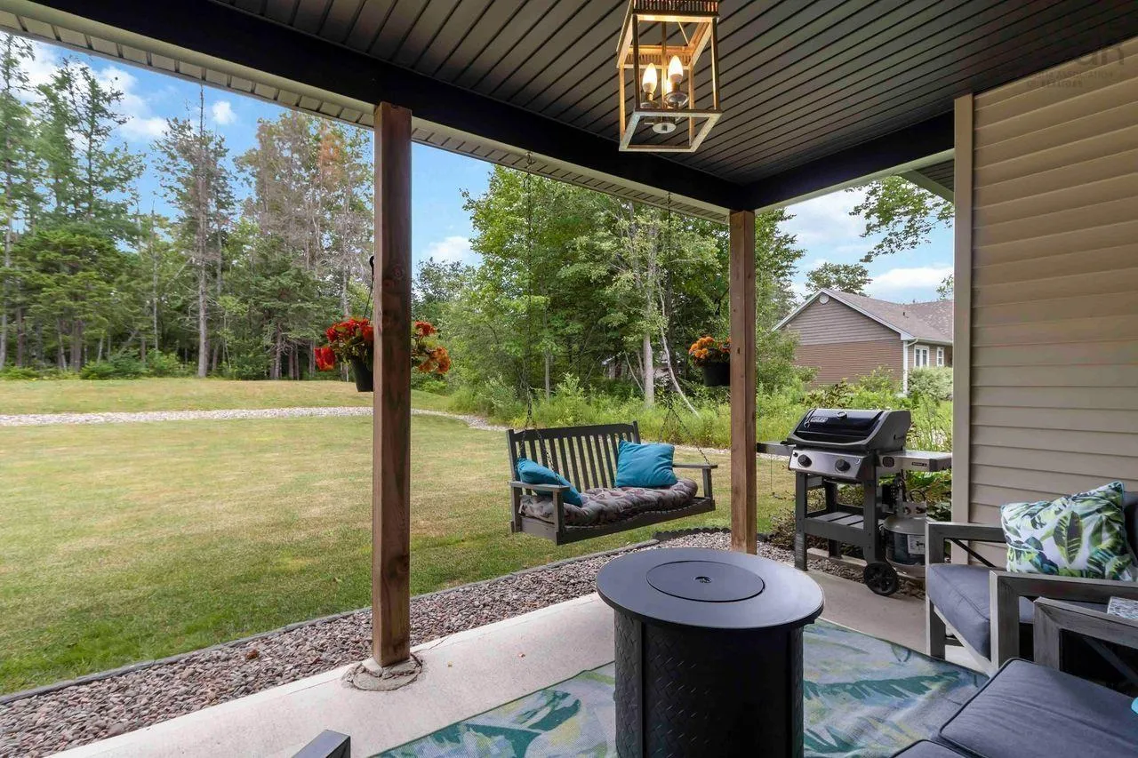 20 Pentz Lake Drive, Mount Uniacke, NS B0N 1Z0, 3 Bedrooms Bedrooms, ,2 BathroomsBathrooms,Residential,For Sale,Pentz Lake,202518208