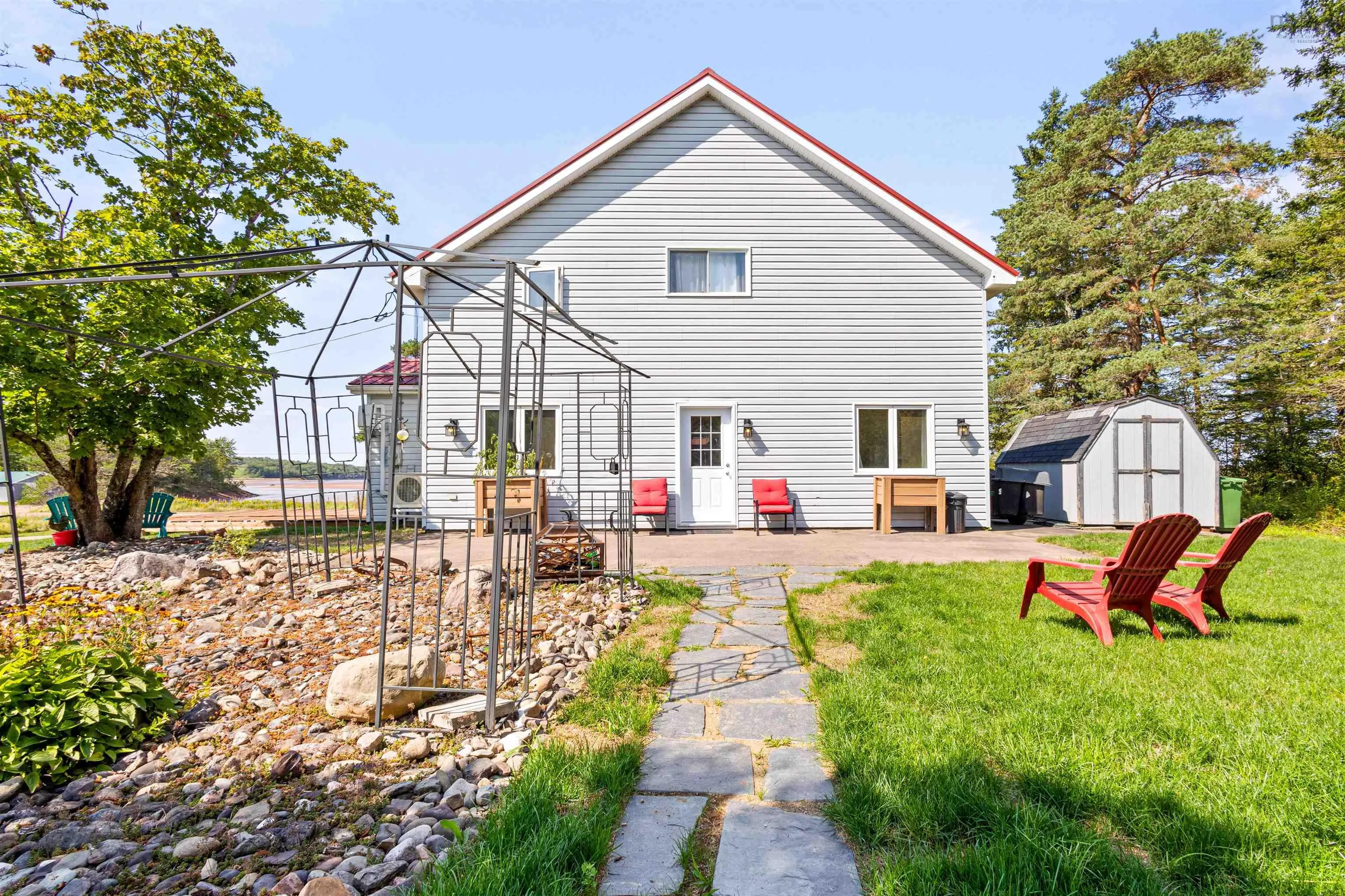 320 Main Street W, Stewiacke, NS B0N 2J0, 2 Bedrooms Bedrooms, ,2 BathroomsBathrooms,Residential,For Sale,Main,202522633