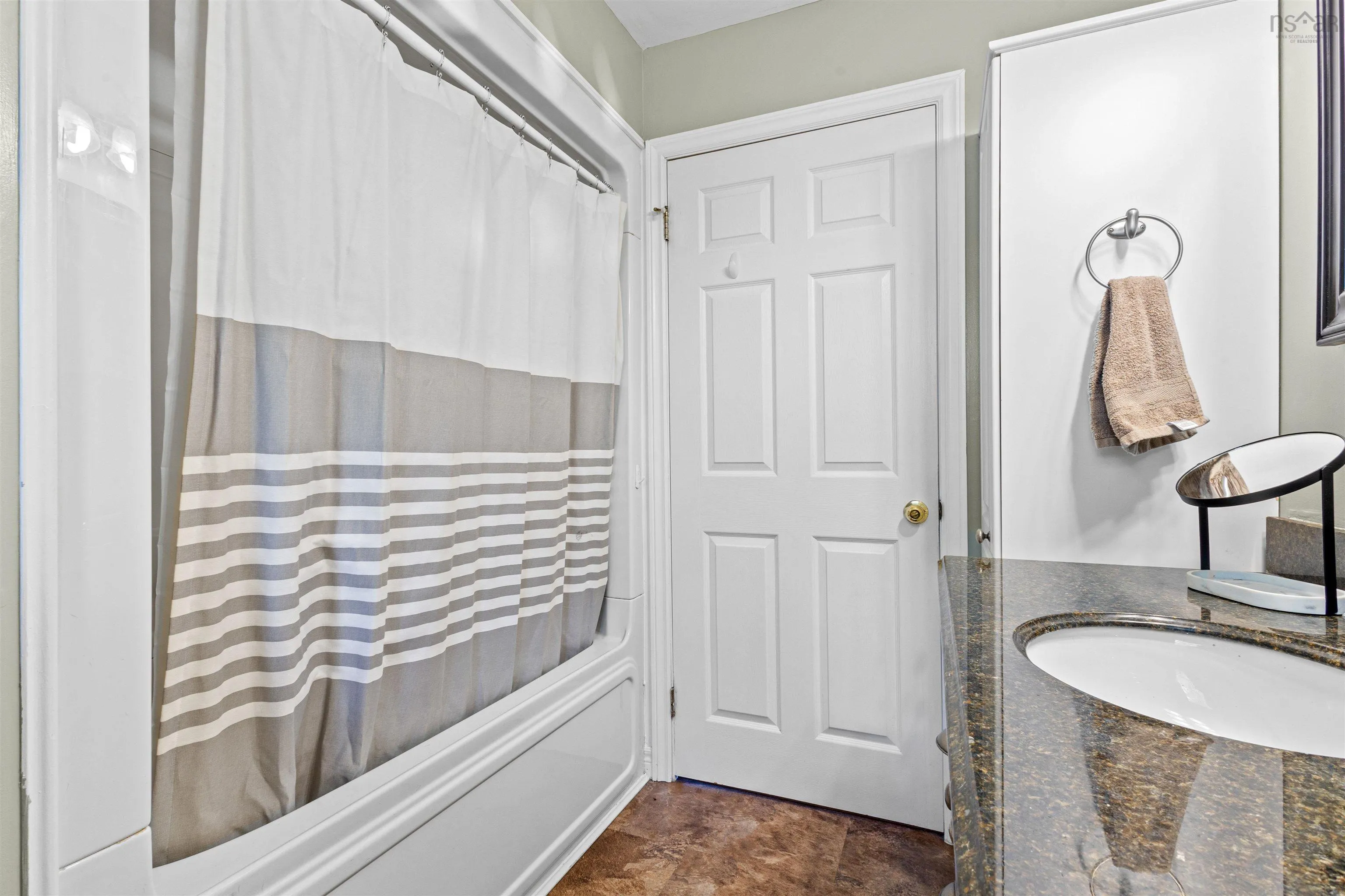 320 Main Street W, Stewiacke, NS B0N 2J0, 2 Bedrooms Bedrooms, ,2 BathroomsBathrooms,Residential,For Sale,Main,202522633