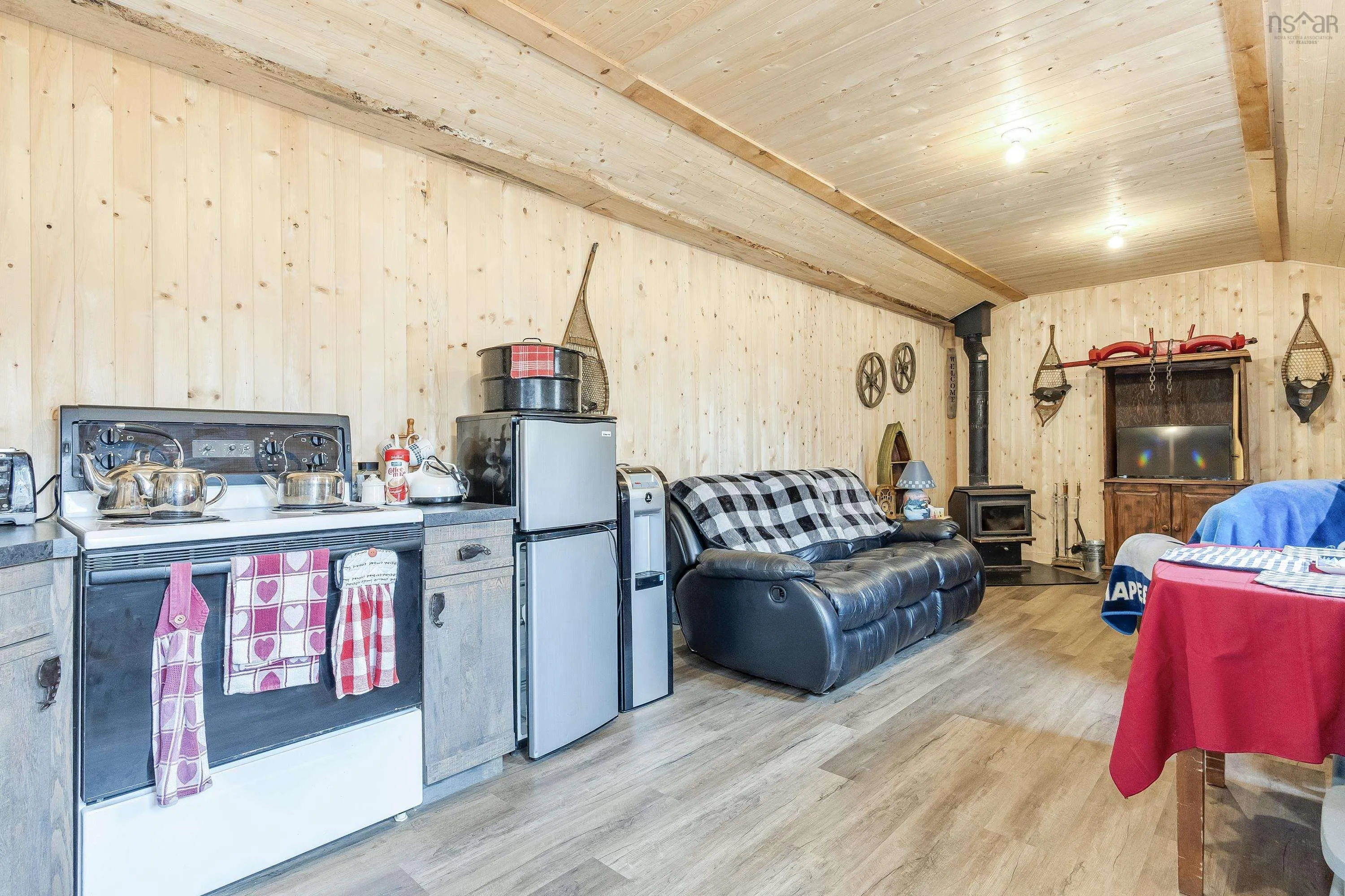 782 Waterloo Avenue, Waterloo Lake, NS B0S 1P0, 1 Bedroom Bedrooms, ,Residential,For Sale,Waterloo,202510934