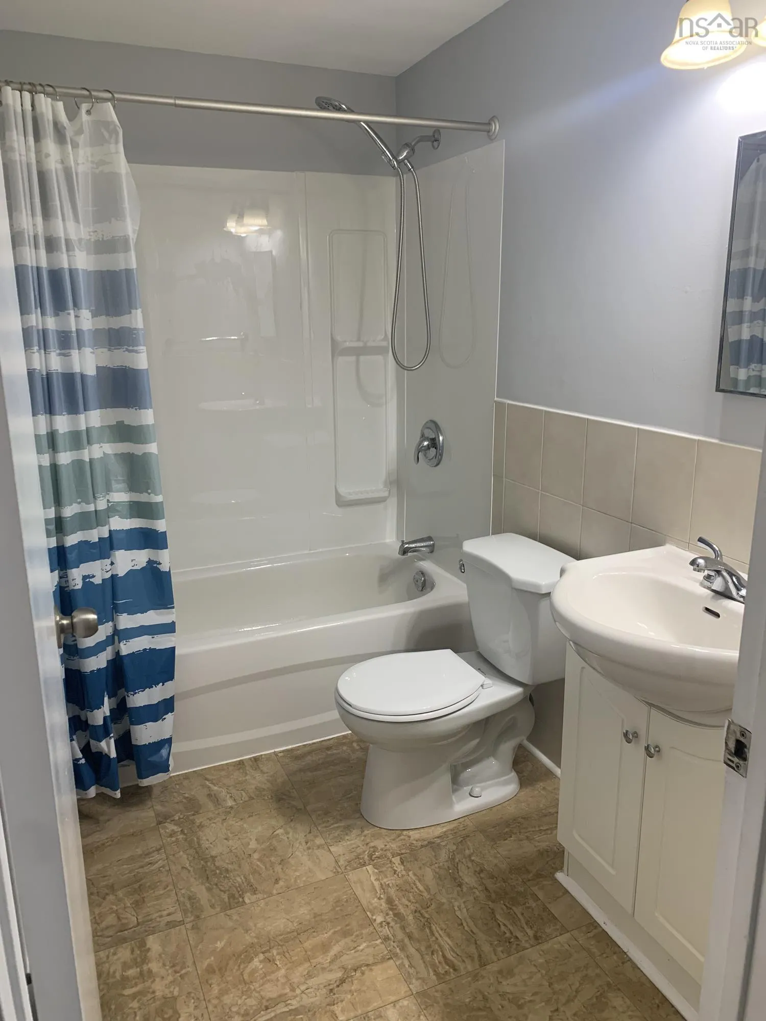 37 Leaman Drive, Dartmouth Ns B3a 2l1, 11 Bedrooms Bedrooms, ,Residential Income,For Sale,Leaman,202504795